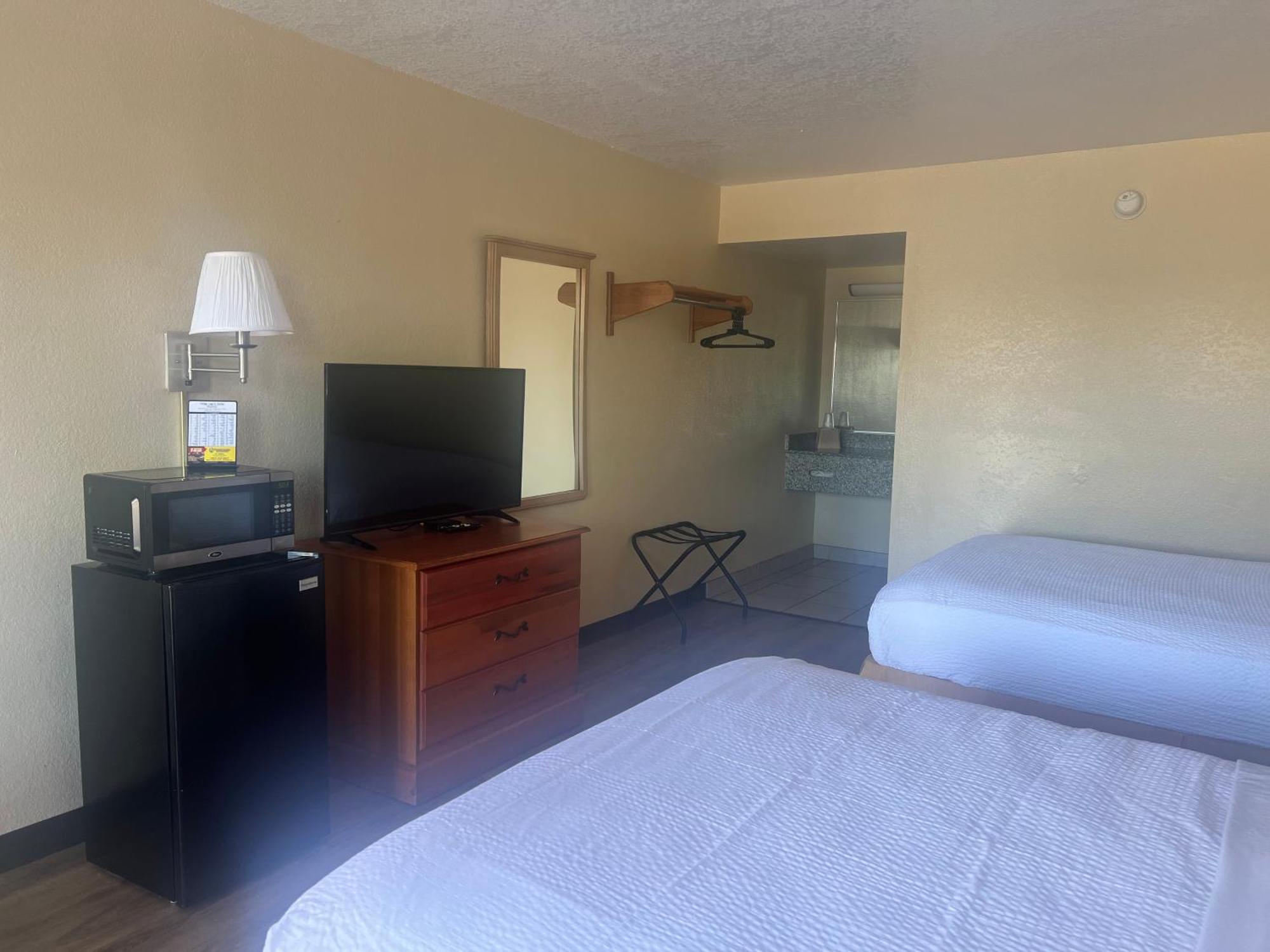 Hole The - Walton - Sunset Plaza - Nearby Beaches & Hurlburt 2*