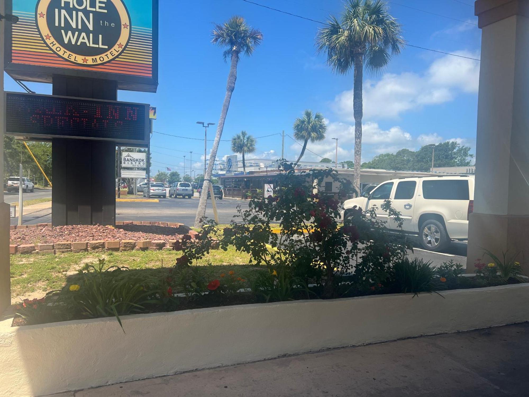 Hole The - Walton - Sunset Plaza - Nearby Beaches & Hurlburt 2*