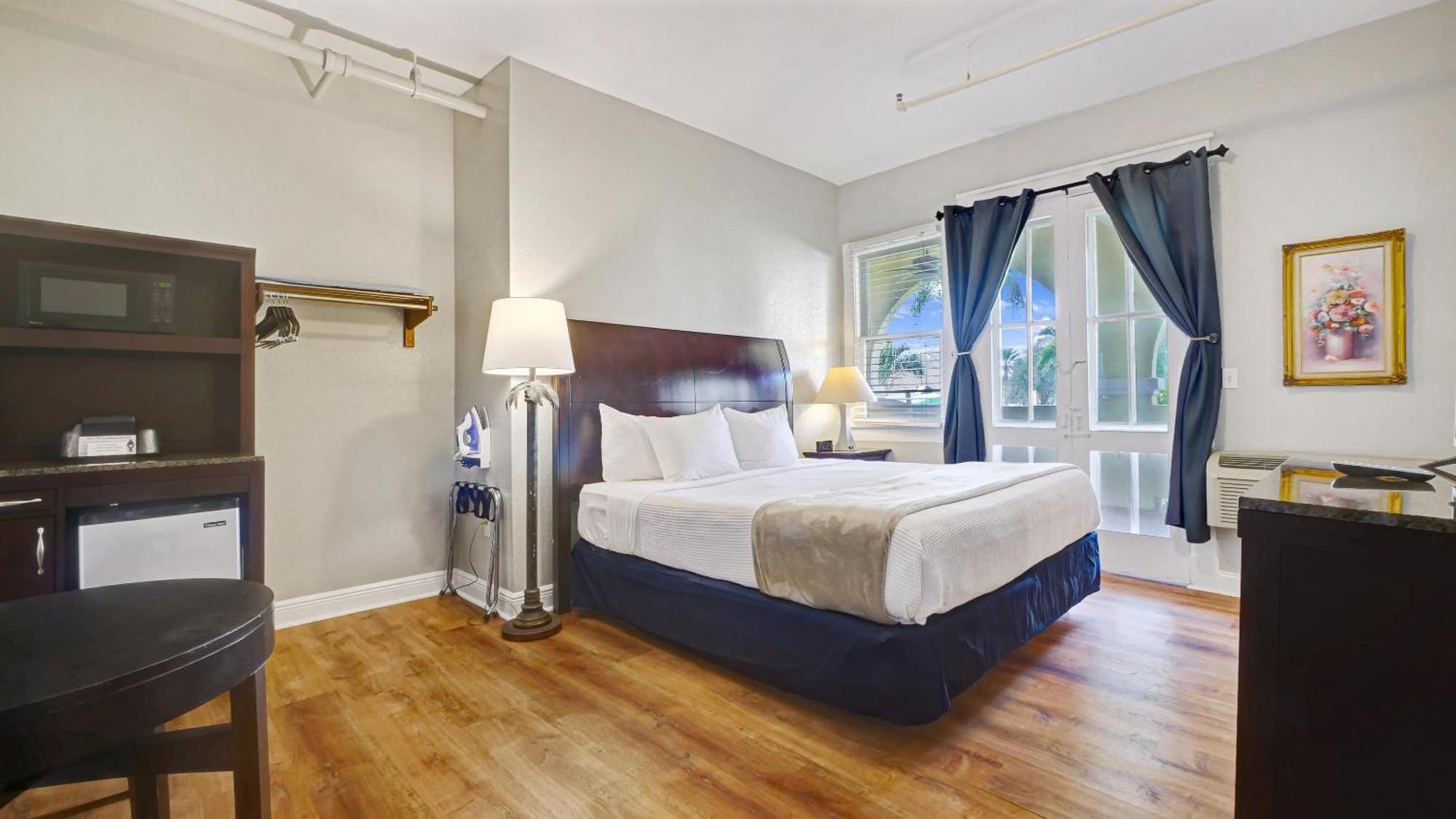 Hotel Crystal Bay Historic 3*