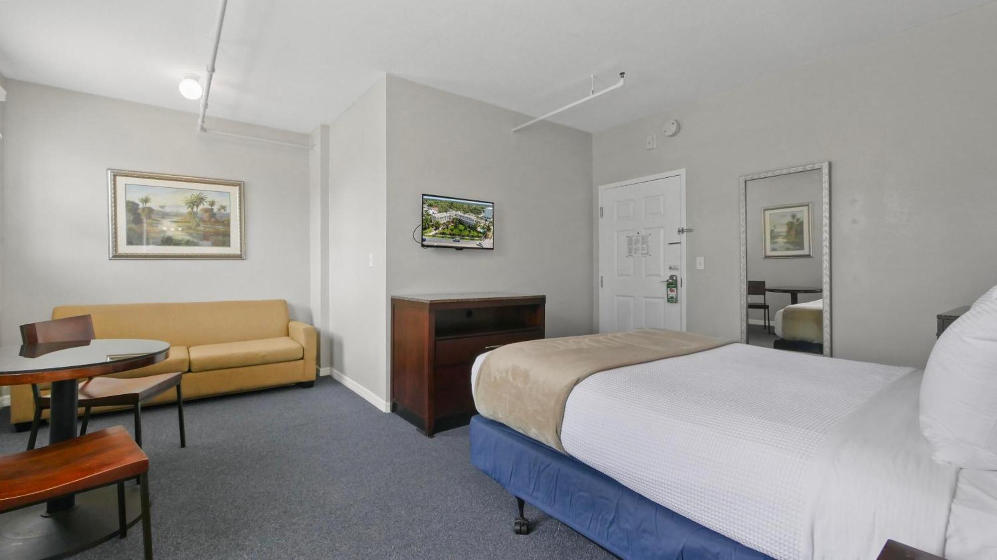 Hotel Crystal Bay Historic 3*