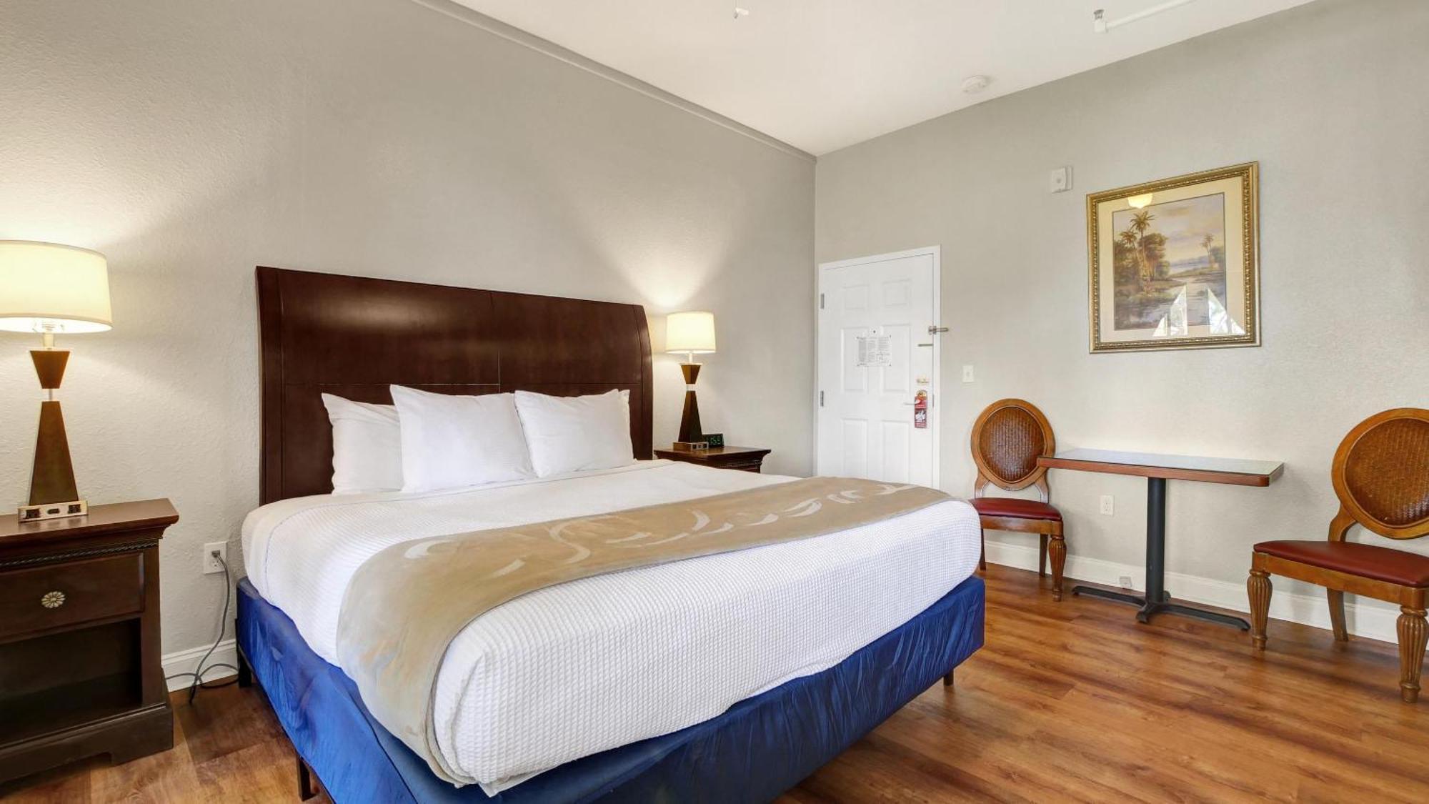 Hotel Crystal Bay Historic 3*