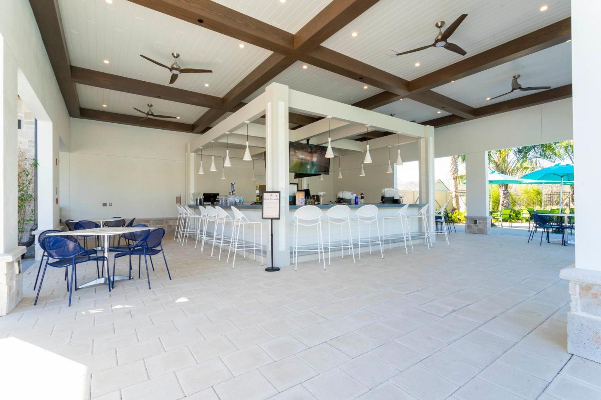 Gorgeous 4 Bd Close To W/ Pool @ Storey 4243 Holiday home *