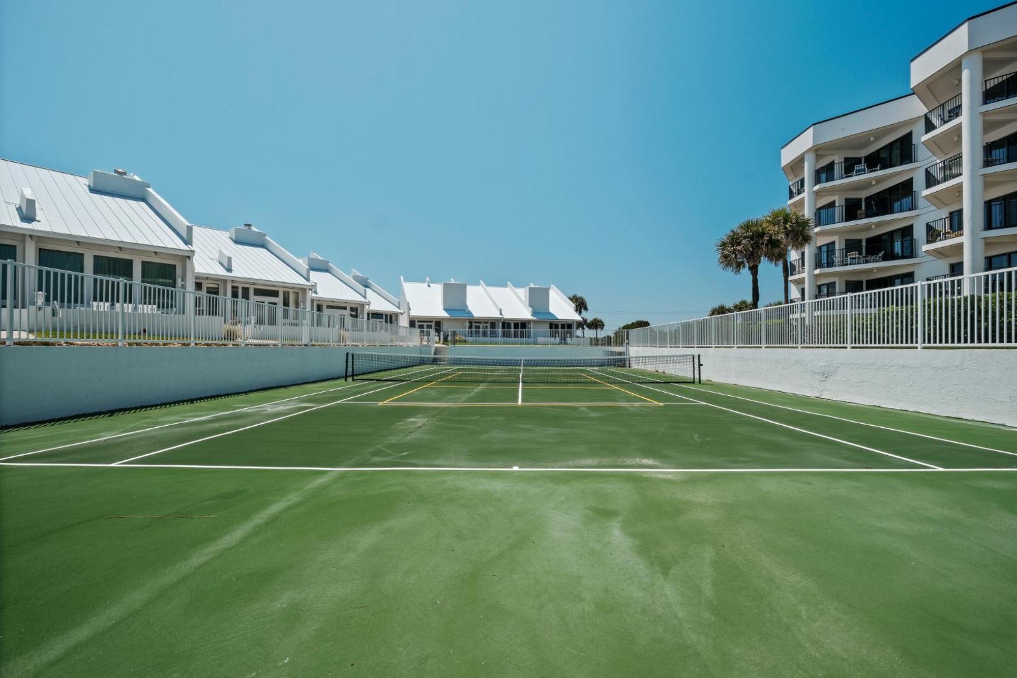 Enjoy The Balcony With An Ocean View Located On The No-drive Beach! *