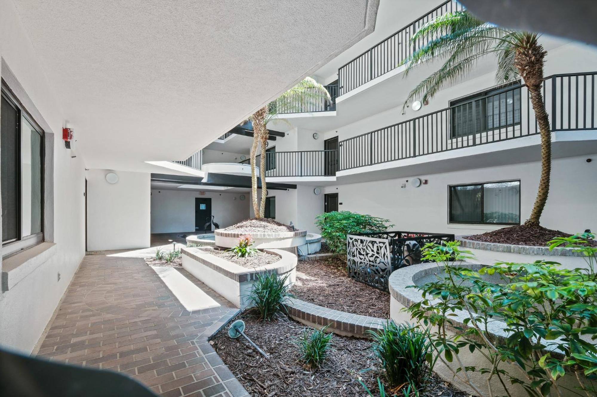 Enjoy The Balcony With An Ocean View Located On The No-drive Beach! Holiday home New Smyrna Beach
