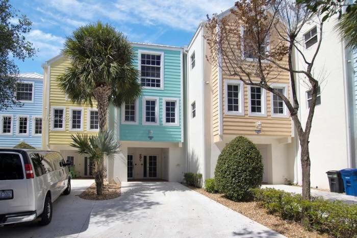 Holiday home Vacay Vibes-2 Pools, Beach, Pickleball, Coffee Bar, Food Truck Key Largo