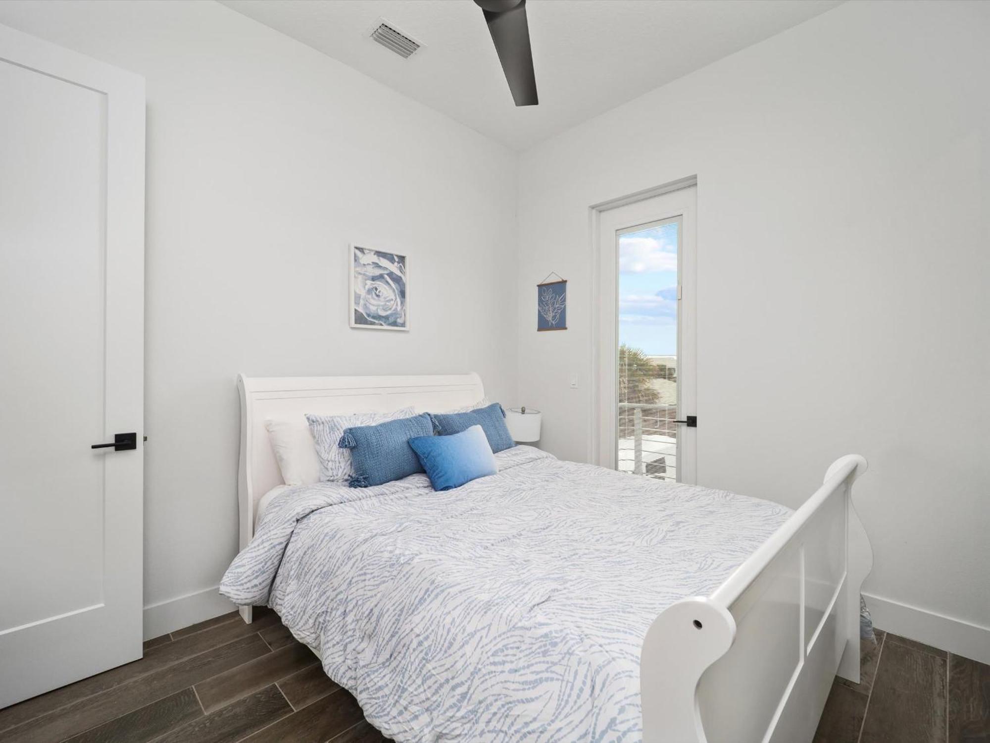 Ocean Front Flagler Sleeps 5 People * Flagler Beach