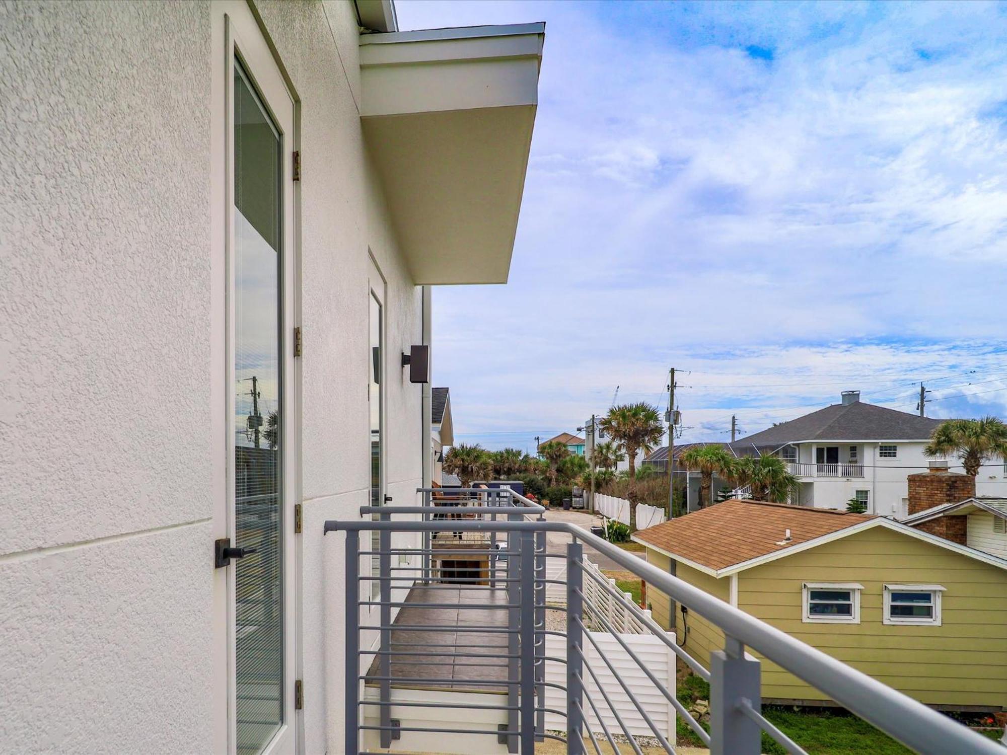 Ocean Front Flagler Sleeps 5 People