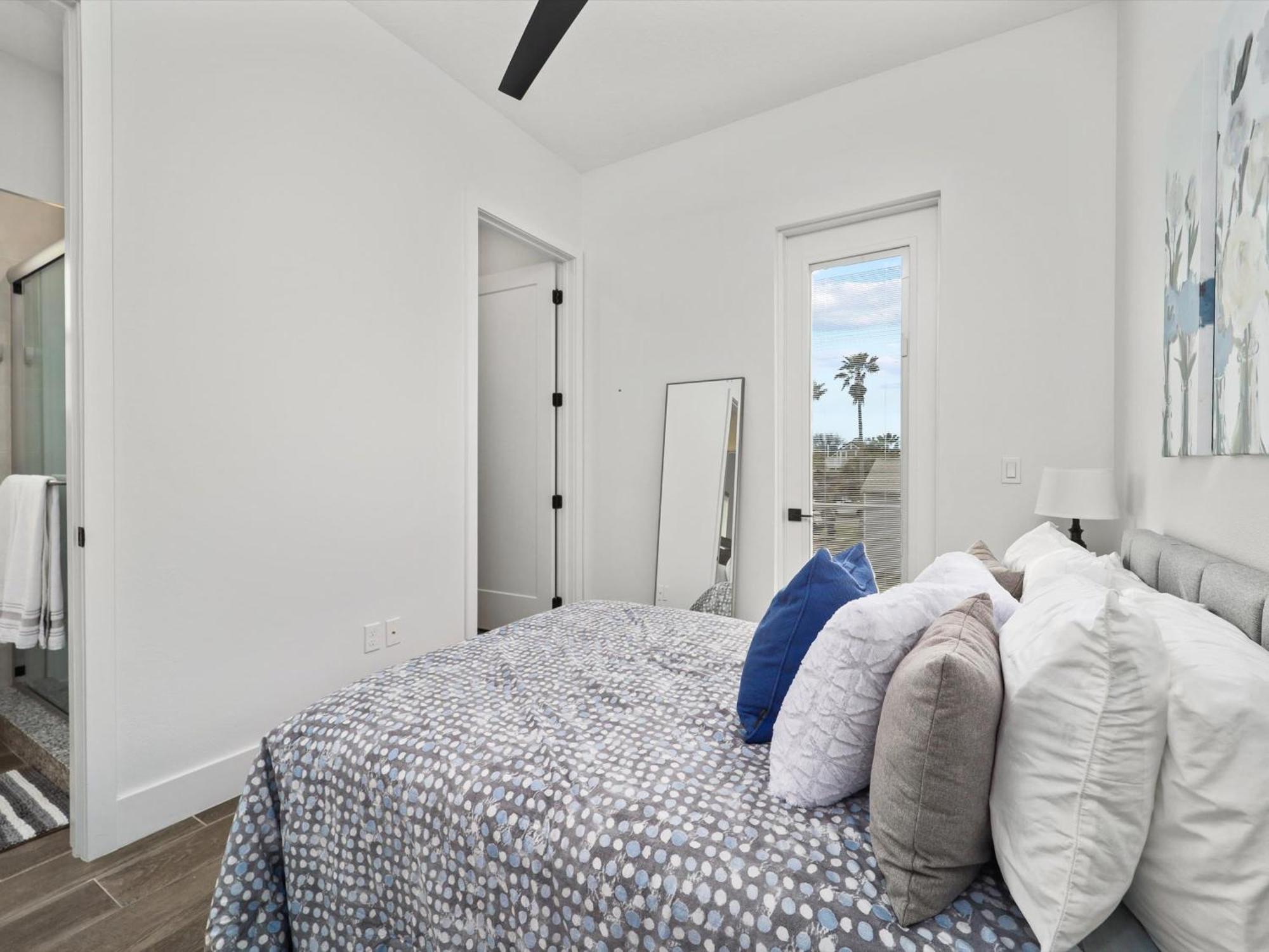 Ocean Front Flagler Sleeps 5 People * Flagler Beach