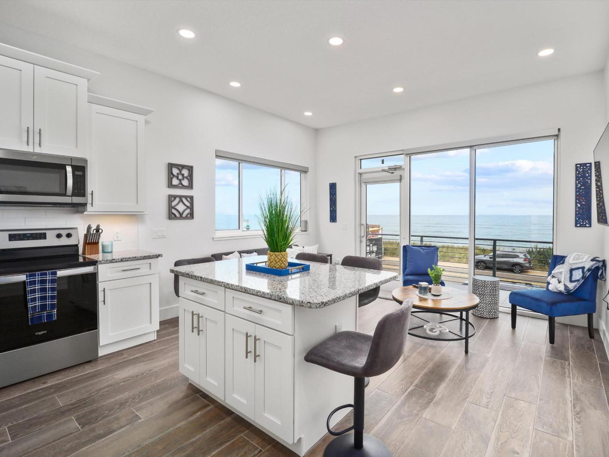 Apartment Ocean Front Flagler Sleeps 5 People