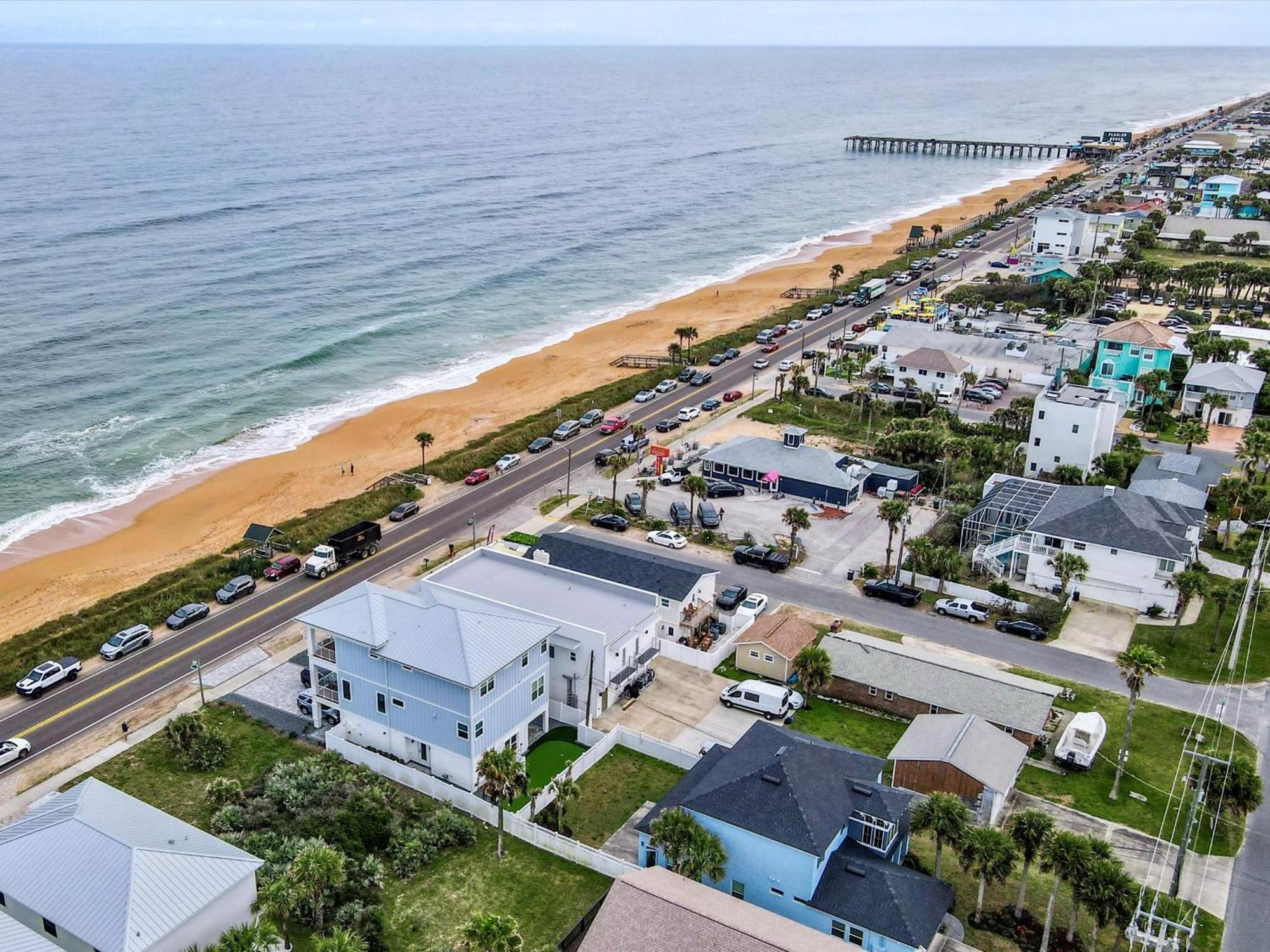 Ocean Front Flagler Sleeps 5 People * Flagler Beach