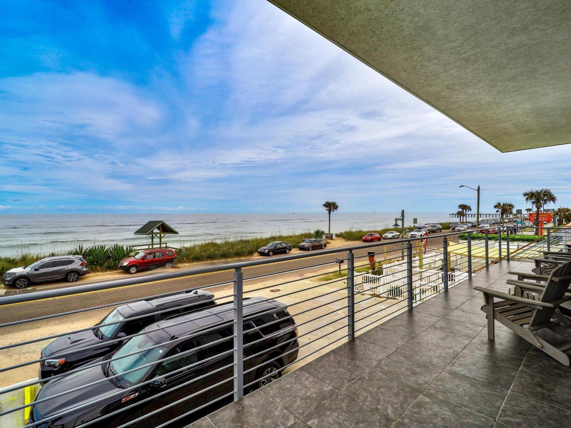 Apartment Ocean Front Flagler Sleeps 5 People