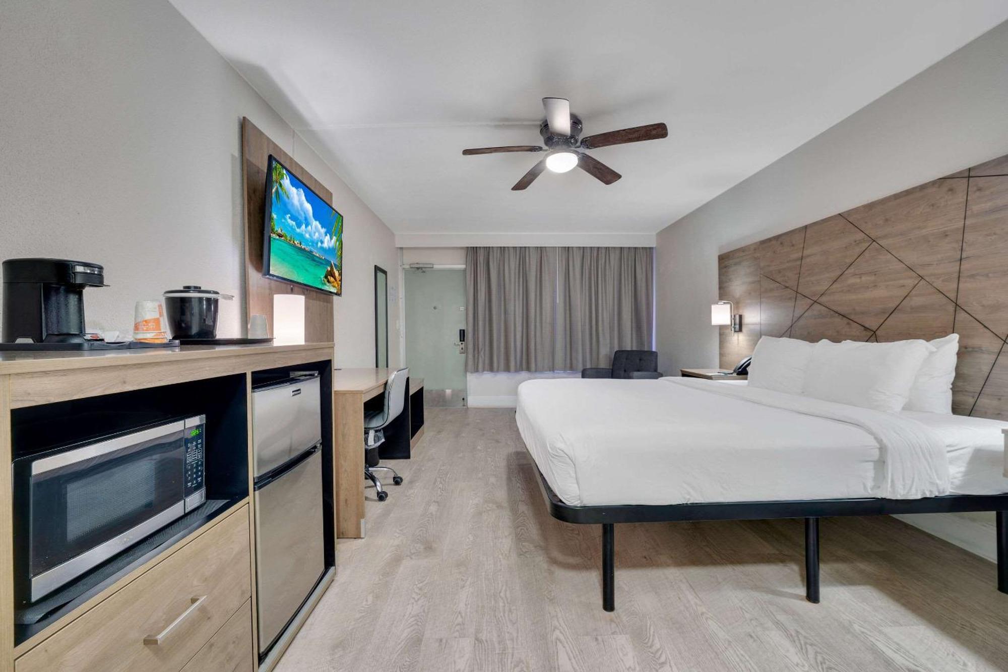 Quality & Airport-cruise Port Hotel