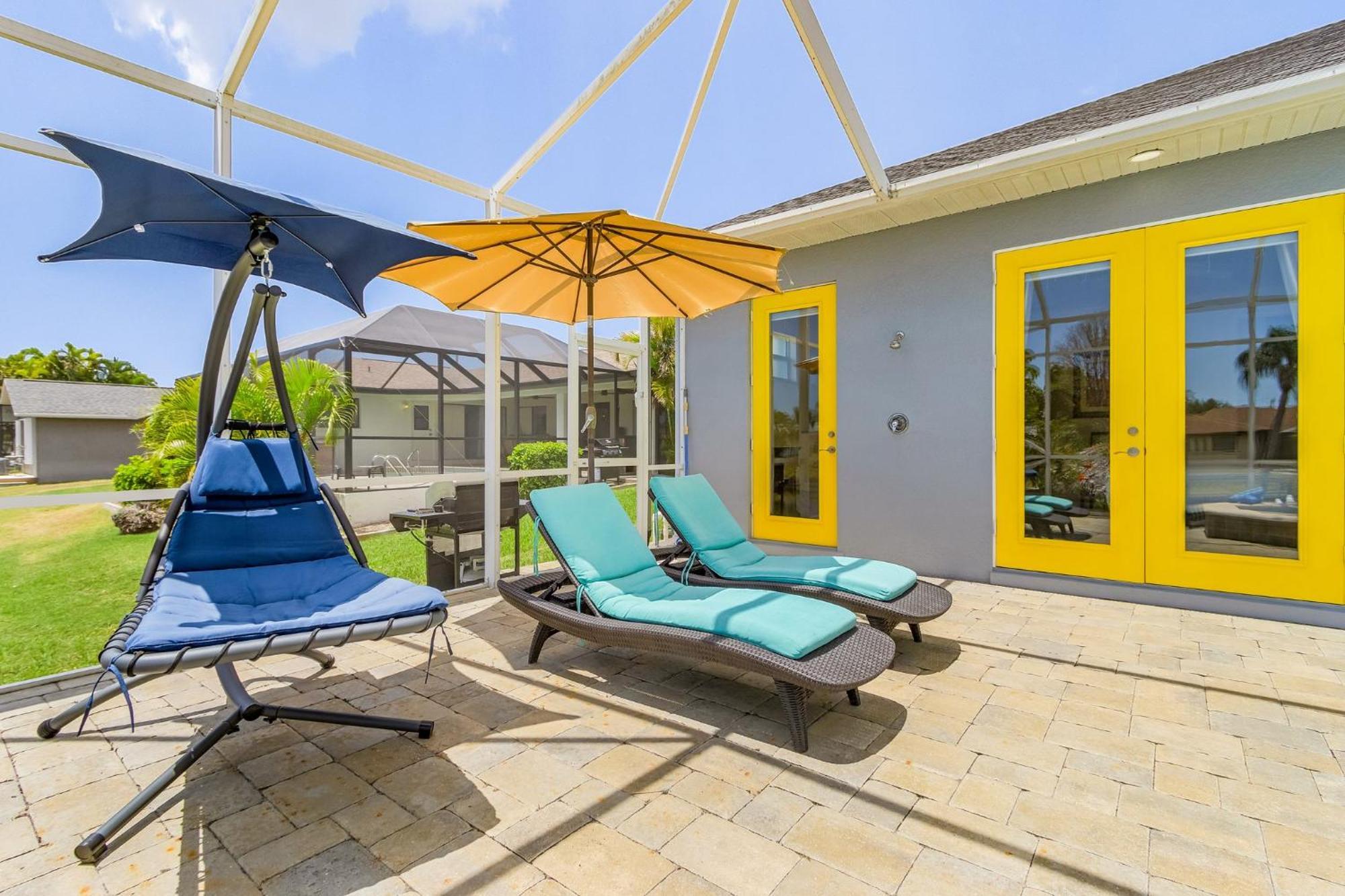 Pool And Spa, Tiki, Canal View, Sleeps10! - At Sunshine Funtime
