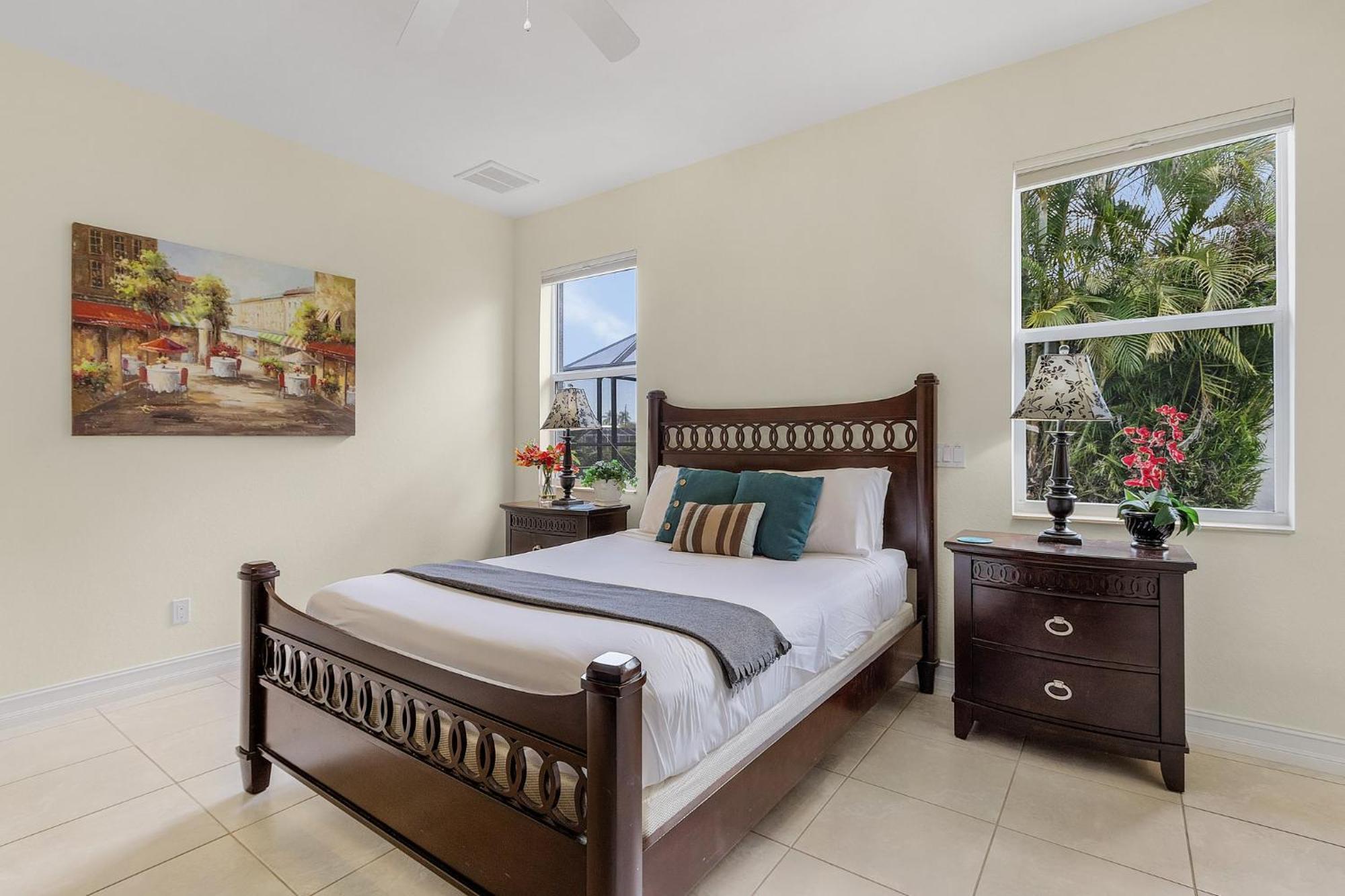 Pool And Spa, Tiki, Canal View, Sleeps10! - At Sunshine Funtime