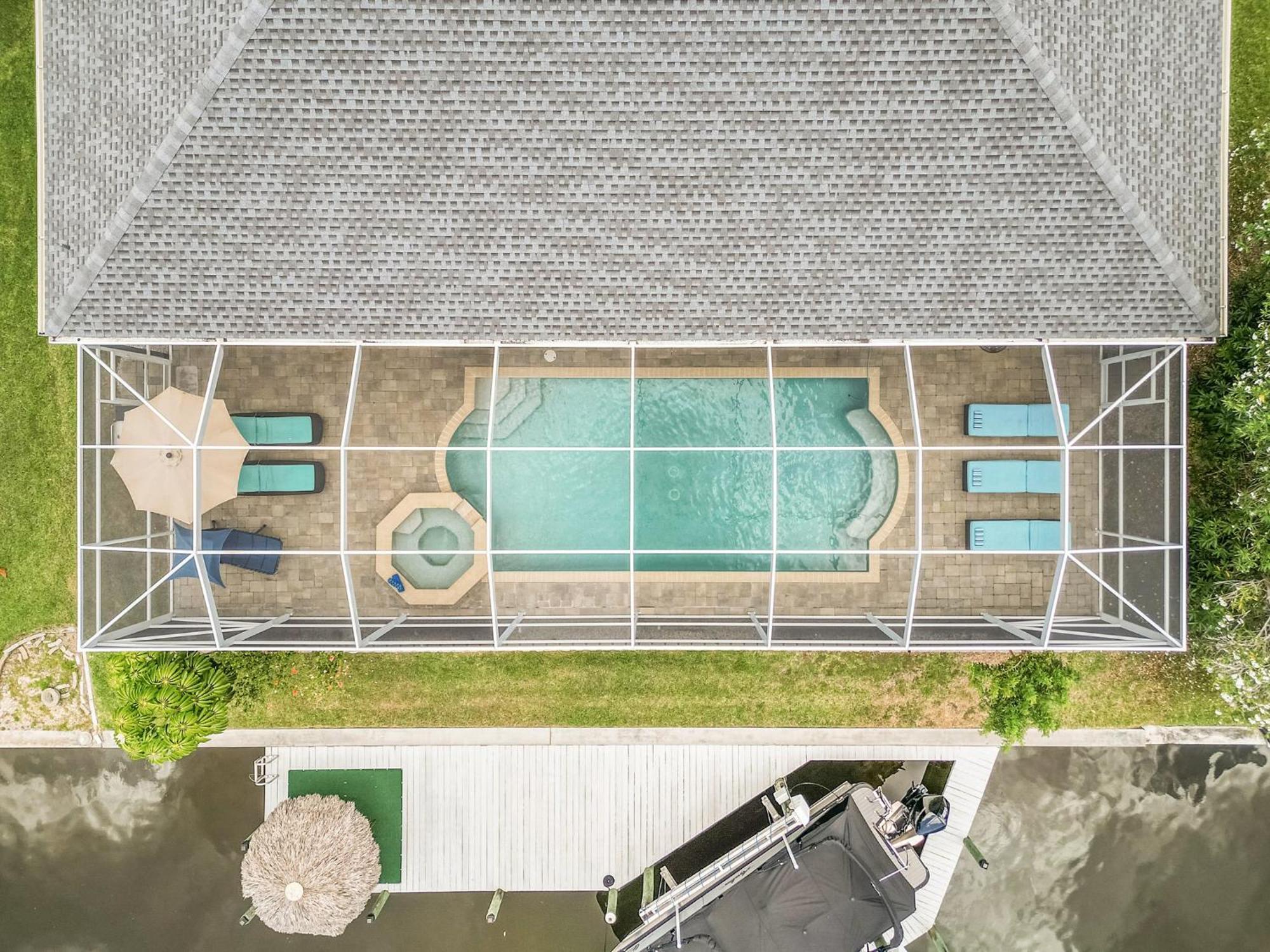 Pool And Spa, Tiki, Canal View, Sleeps10! - At Sunshine Funtime *