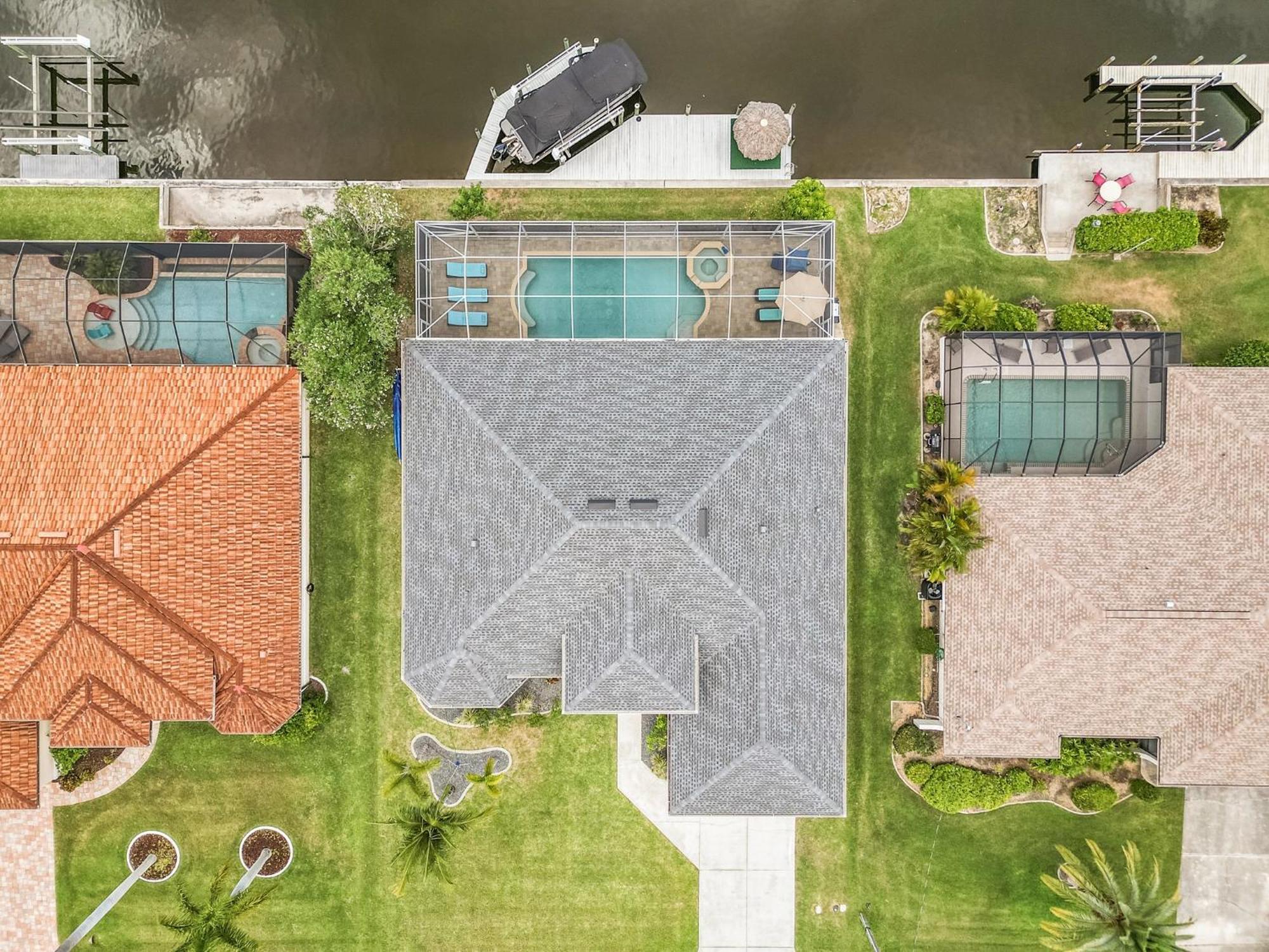 Pool And Spa, Tiki, Canal View, Sleeps10! - At Sunshine Funtime *