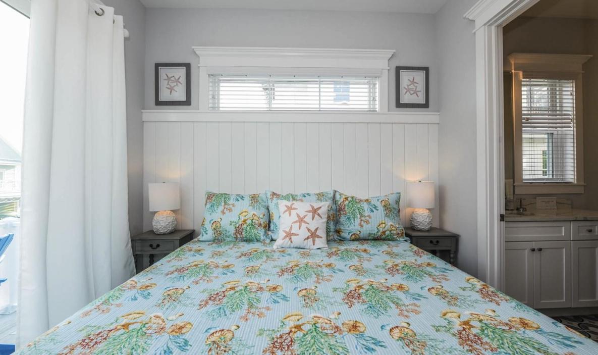 Surfer's Dream, 4 King Beds, 4 Trundle Beds, 6 Full Baths, Pet-friendly With A Rooftop Deck! Holiday home Holmes Beach