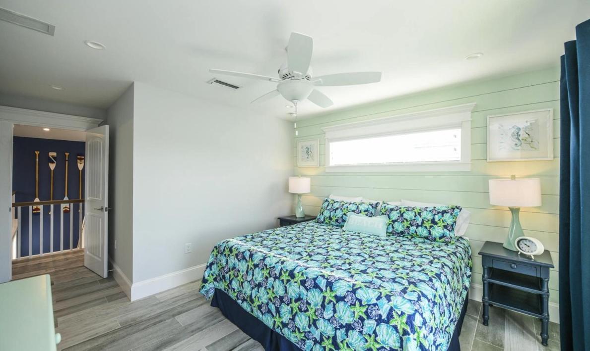 Surfer's Dream, 4 King Beds, 4 Trundle Beds, 6 Full Baths, Pet-friendly With A Rooftop Deck! Holmes Beach