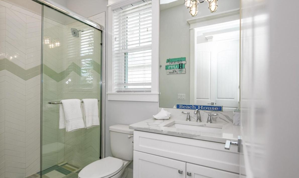Surfer's Dream, 4 King Beds, 4 Trundle Beds, 6 Full Baths, Pet-friendly With A Rooftop Deck! Holiday home
