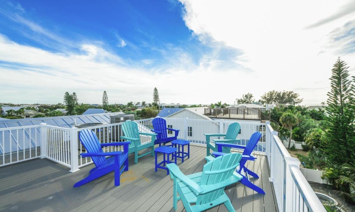 Surfer's Dream, 4 King Beds, 4 Trundle Beds, 6 Full Baths, Pet-friendly With A Rooftop Deck!
