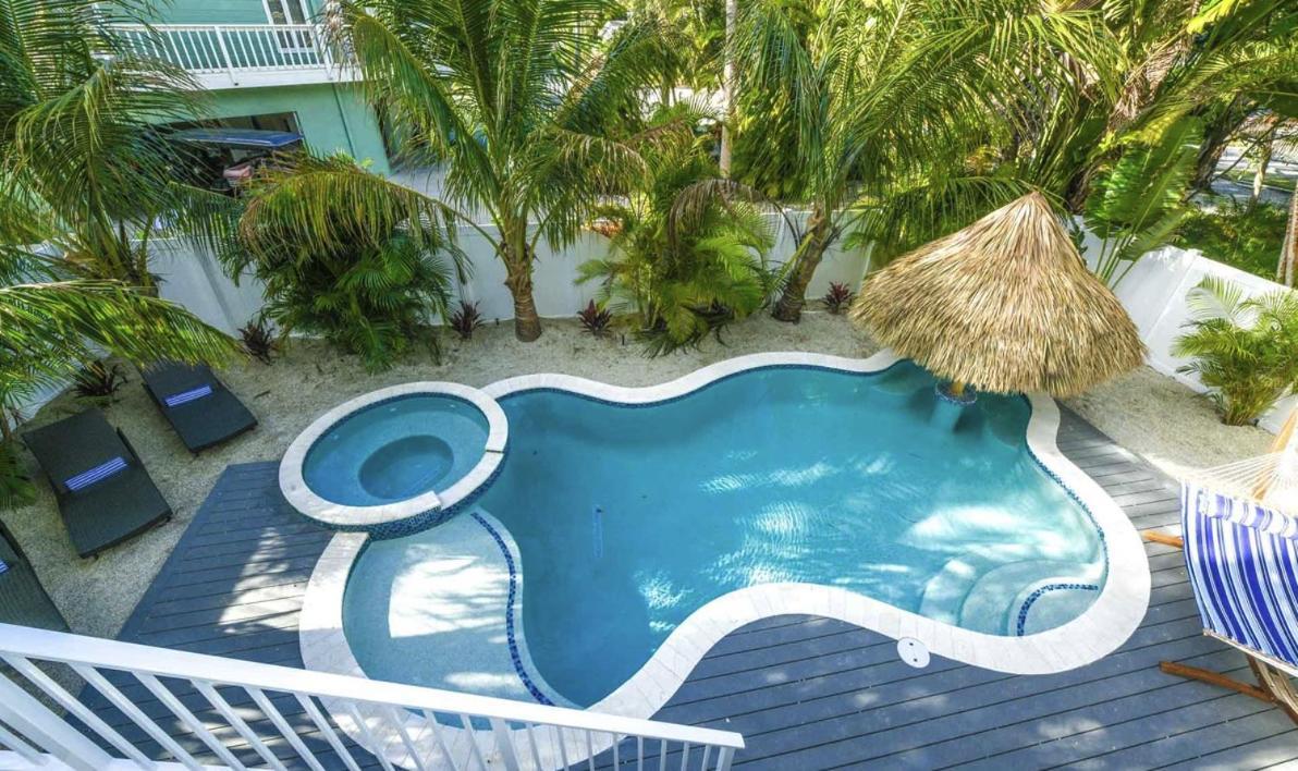 Surfer's Dream, 4 King Beds, 4 Trundle Beds, 6 Full Baths, Pet-friendly With A Rooftop Deck! Holiday home *