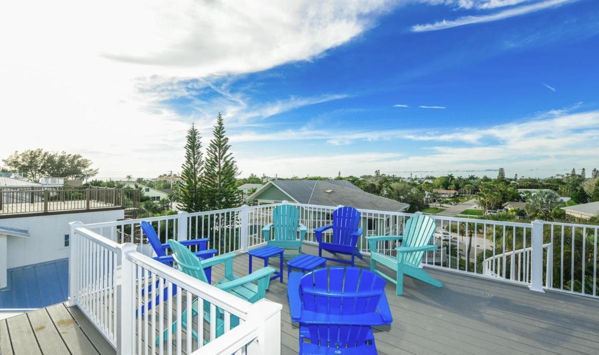 Surfer's Dream, 4 King Beds, 4 Trundle Beds, 6 Full Baths, Pet-friendly With A Rooftop Deck! *