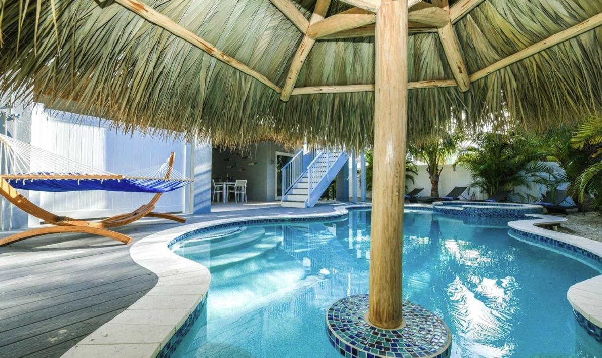 Surfer's Dream, 4 King Beds, 4 Trundle Beds, 6 Full Baths, Pet-friendly With A Rooftop Deck! Holiday home