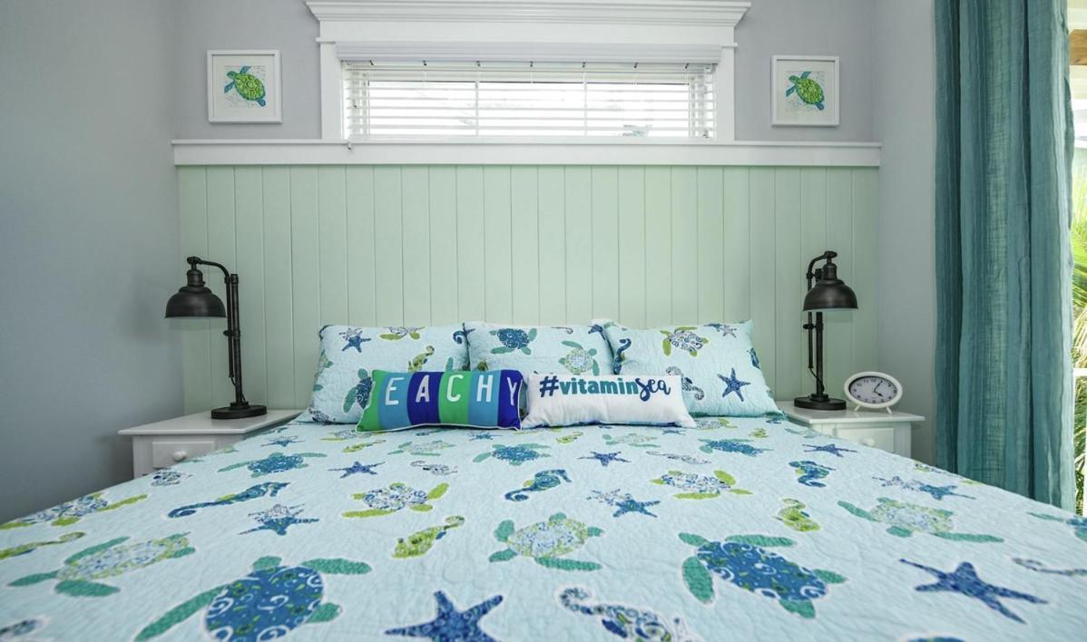 Surfer's Dream, 4 King Beds, 4 Trundle Beds, 6 Full Baths, Pet-friendly With A Rooftop Deck! Holmes Beach