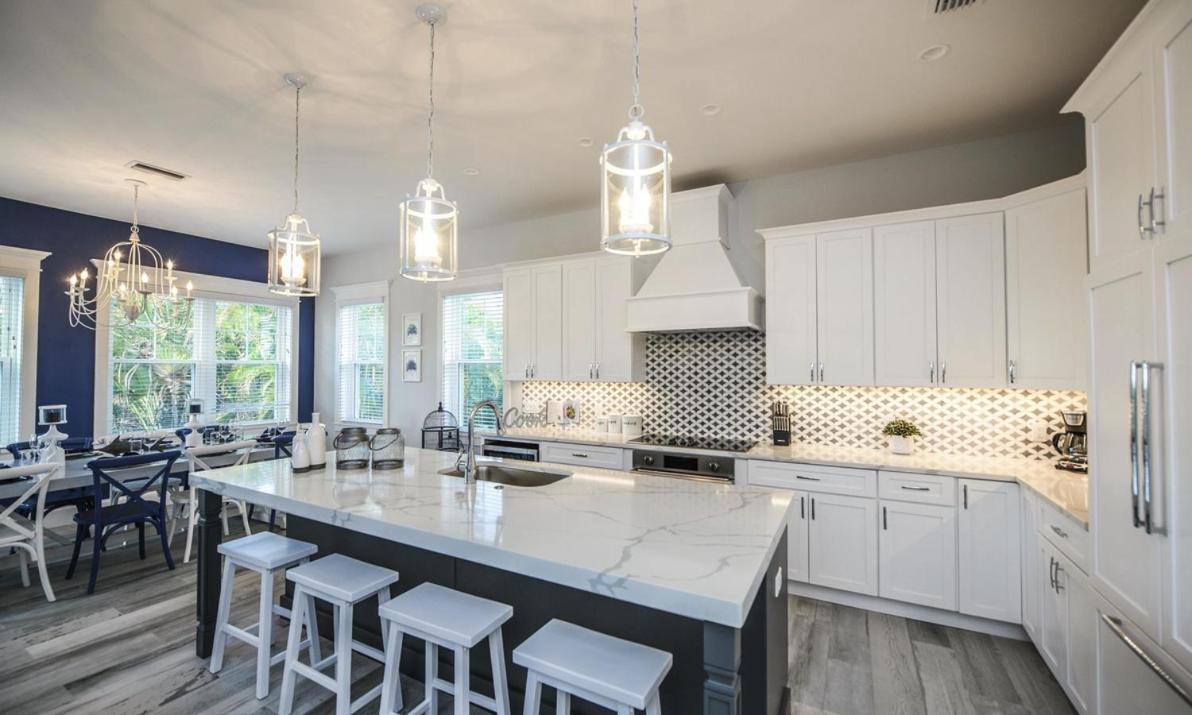 Surfer's Dream, 4 King Beds, 4 Trundle Beds, 6 Full Baths, Pet-friendly With A Rooftop Deck! * Holmes Beach