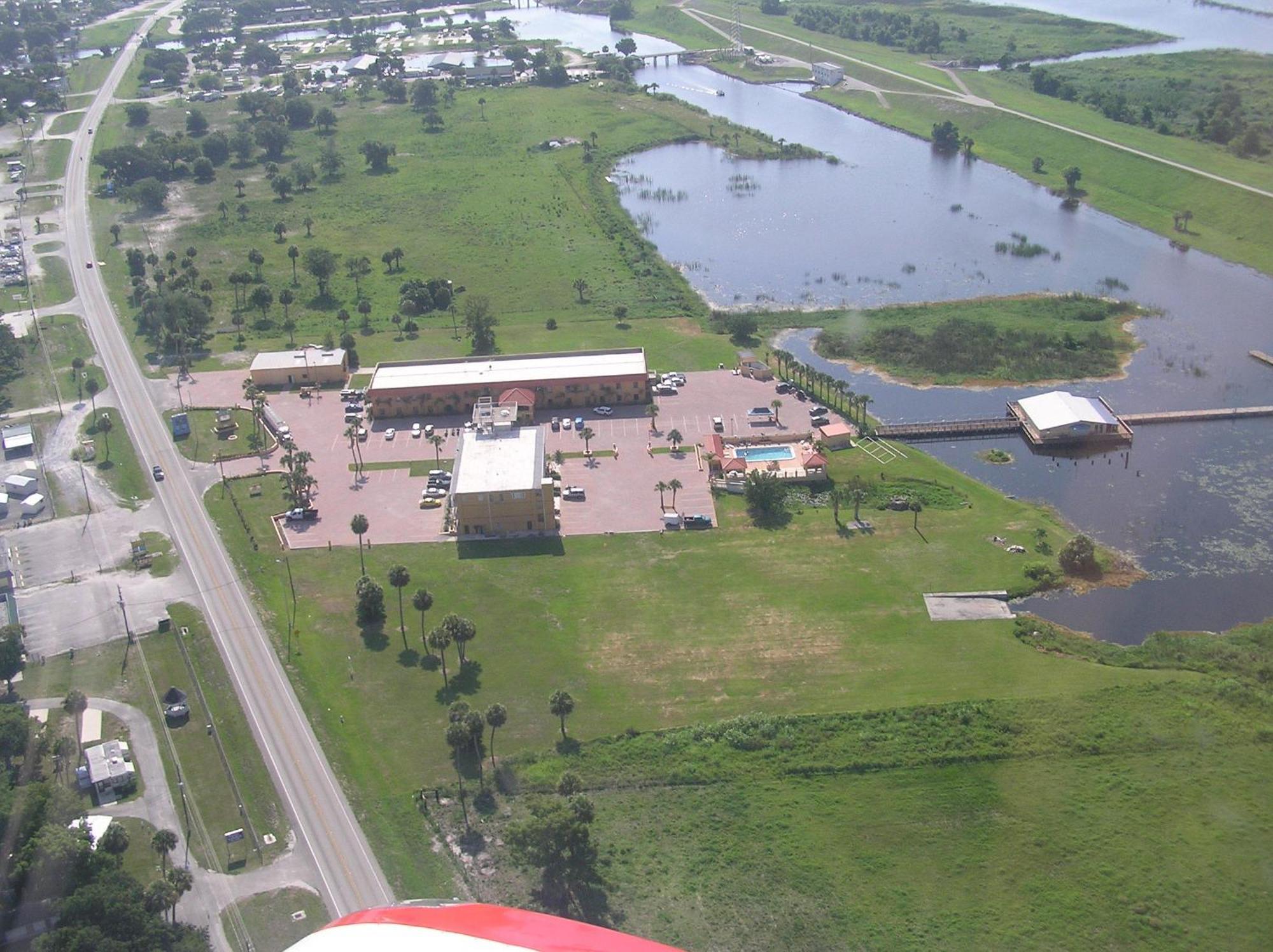 Days & By Wyndham Resort Okeechobee