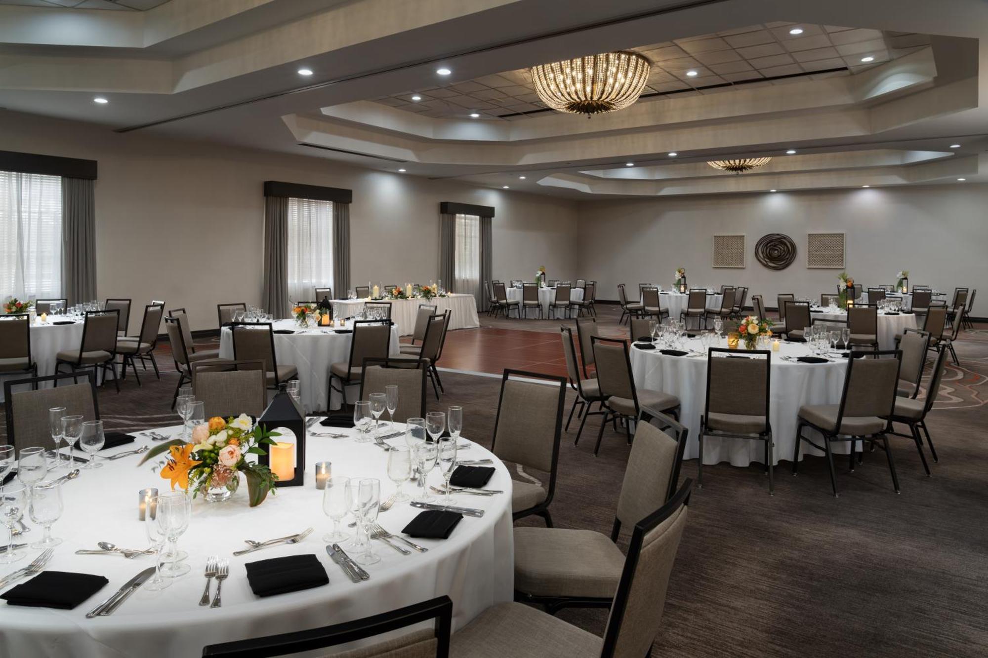 Lauderdale Marriott & Convention Center Hotel 4*