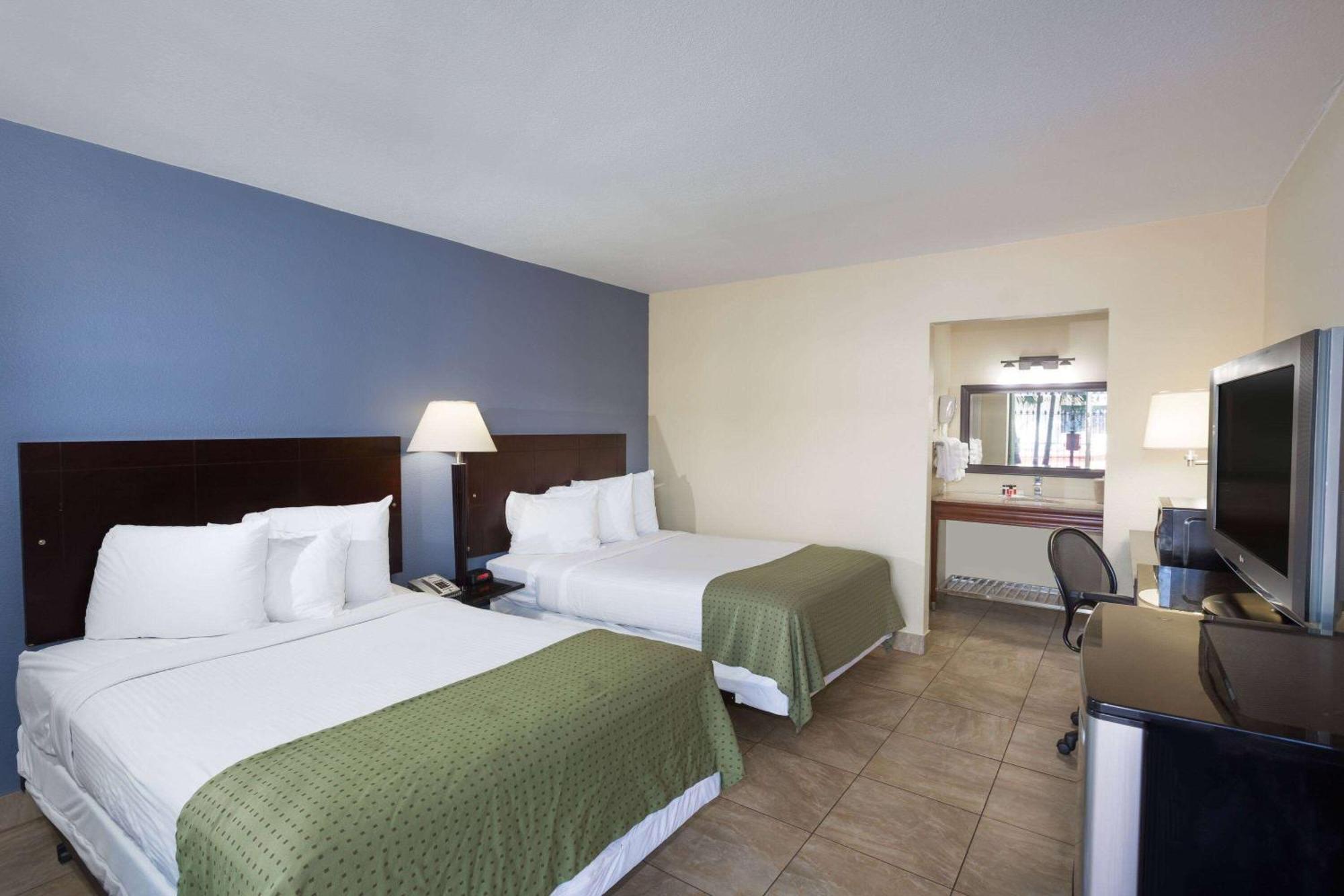 Days By Wyndham St. Petersburg / Tampa Bay Area 3*