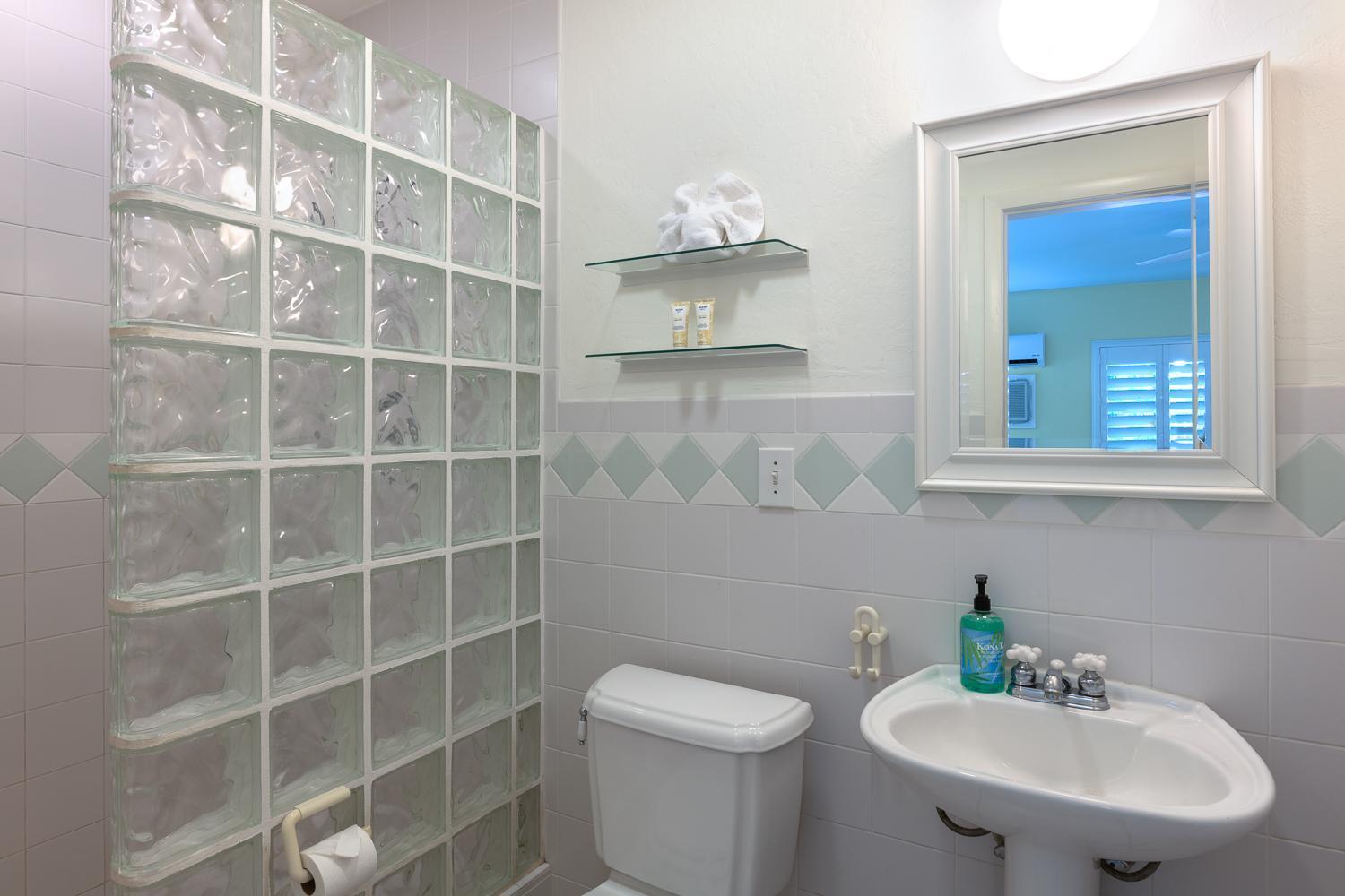 Kona Kai And Gallery (adults Only) Inn 3*