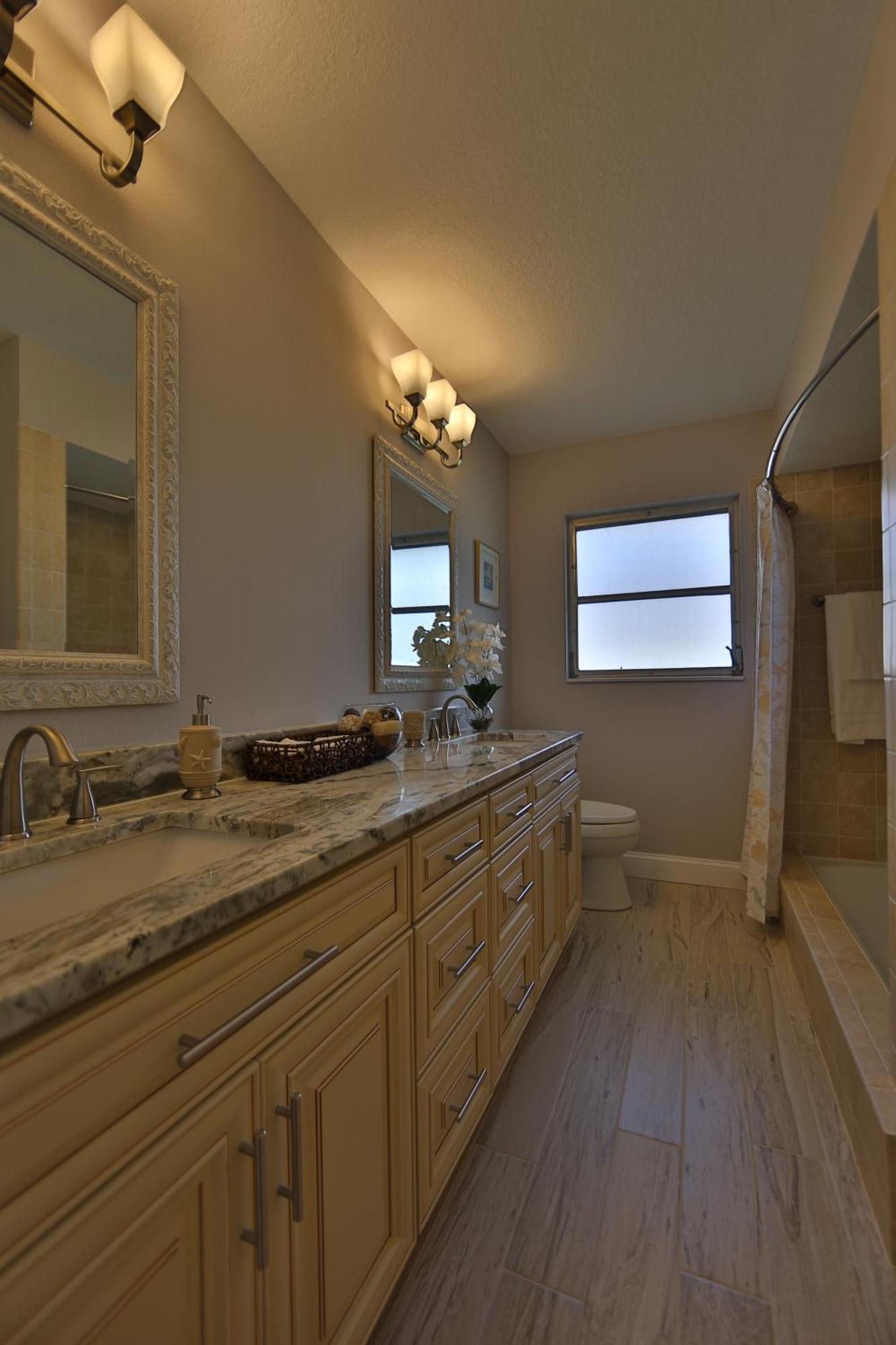 Holiday home Oceanfront With Sunset Views Of Bay And Heated Pool Sarasota