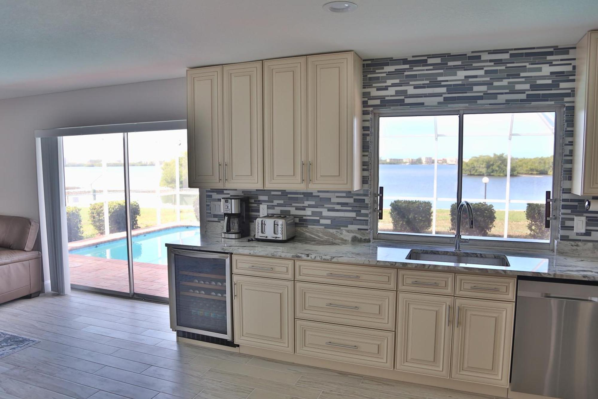Oceanfront With Sunset Views Of Bay And Heated Pool Holiday home Sarasota