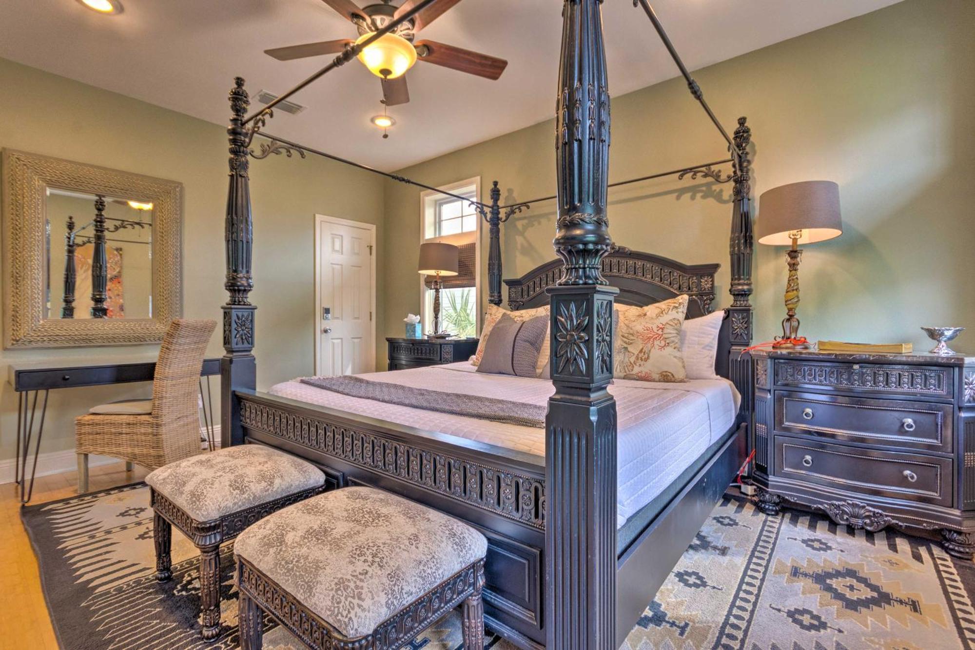 Upscale Getaway With Pool And Golf Cart