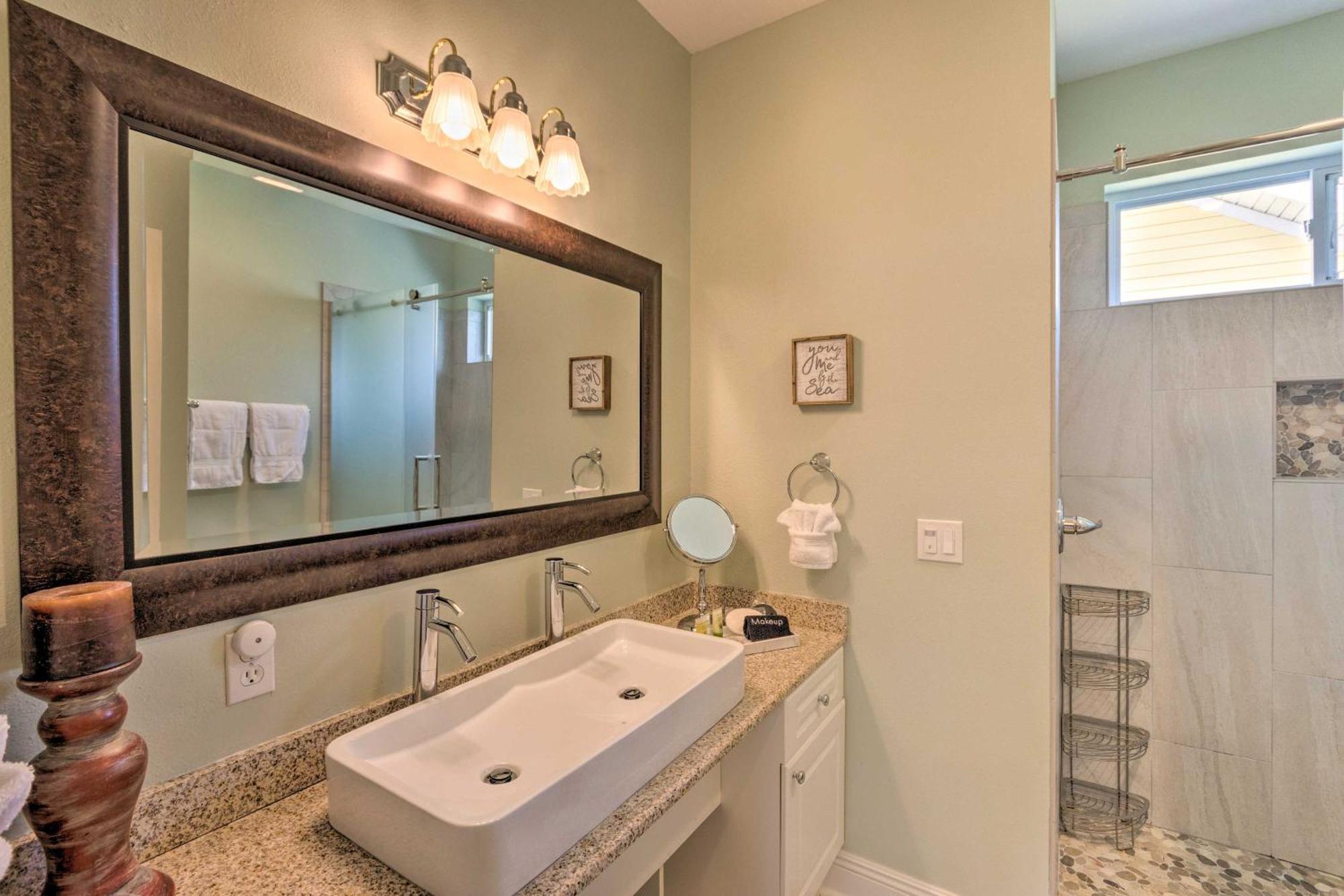 Upscale Getaway With Pool And Golf Cart Holiday home *
