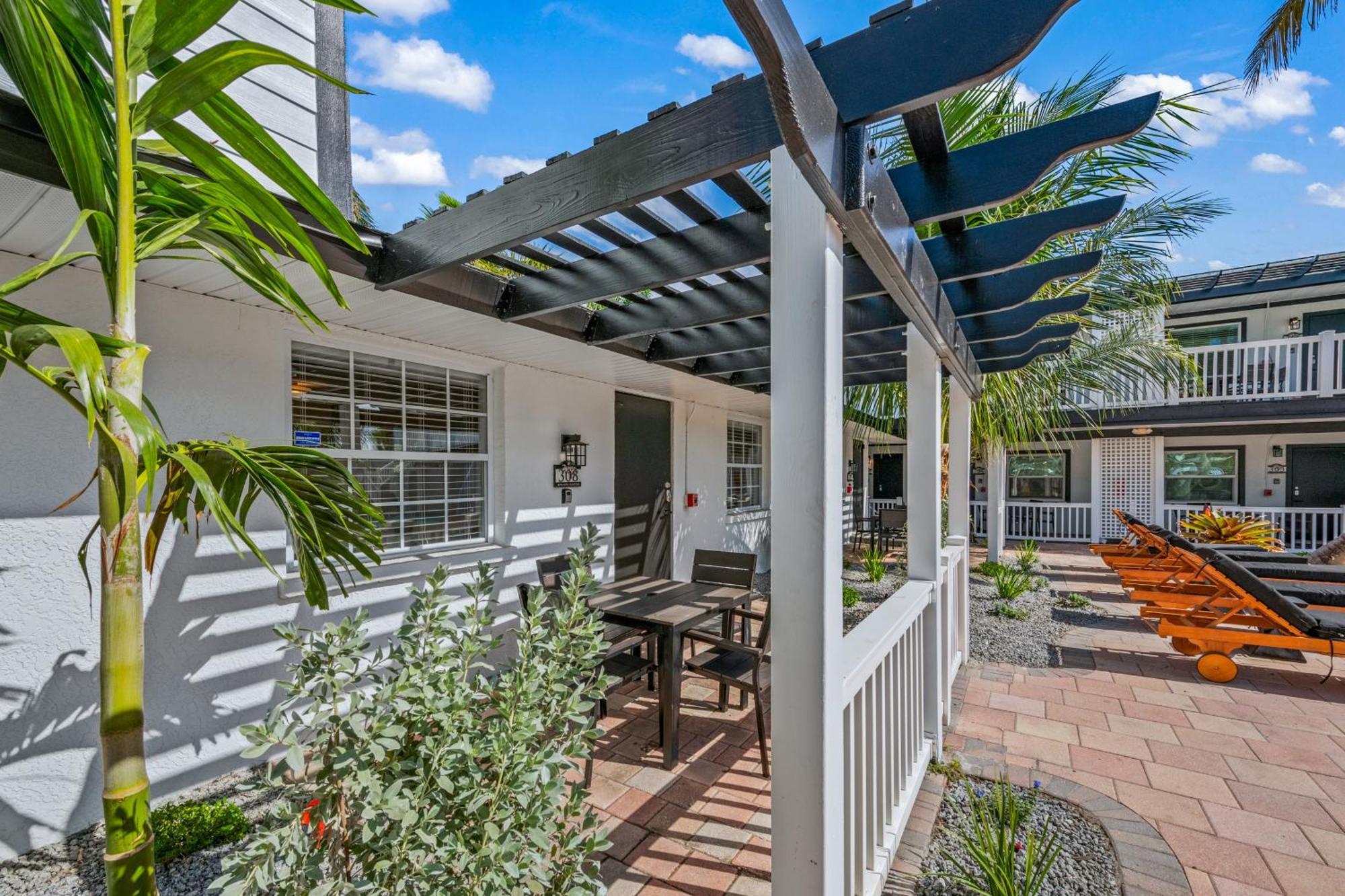 Tropic Isle At Anna Maria Island 3*