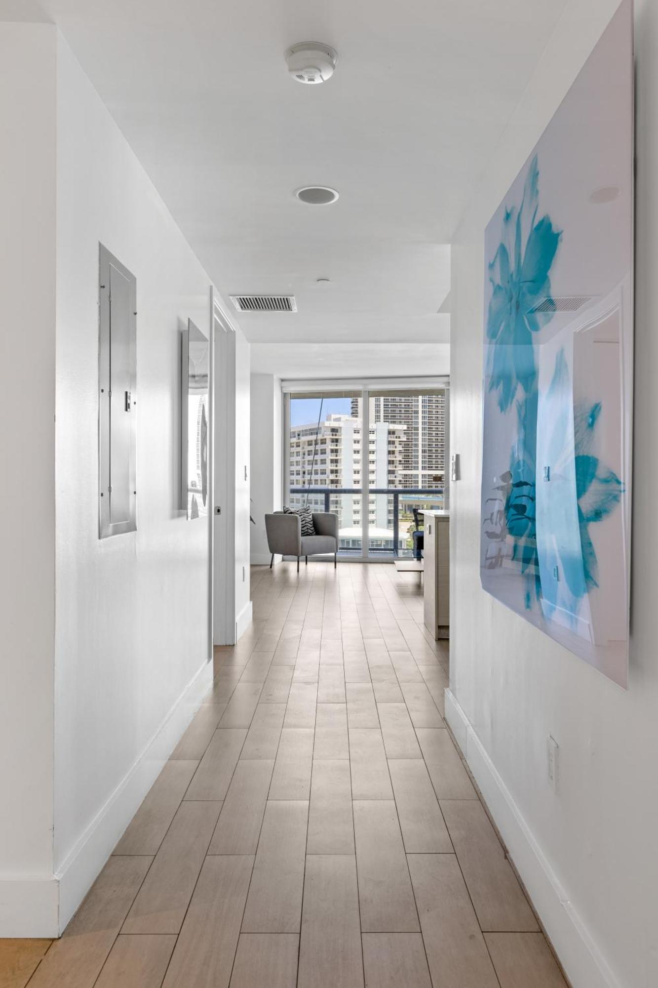 Apartment Hallandale Sky Water View