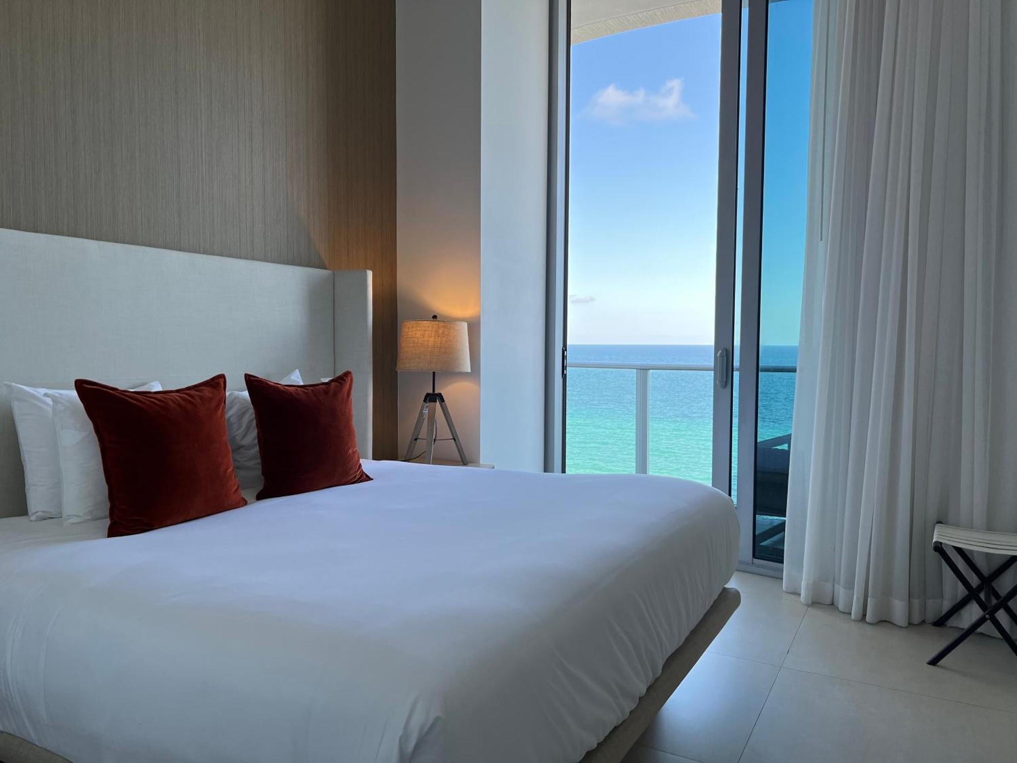 Direct Oceanfront - Hyde Hollywood