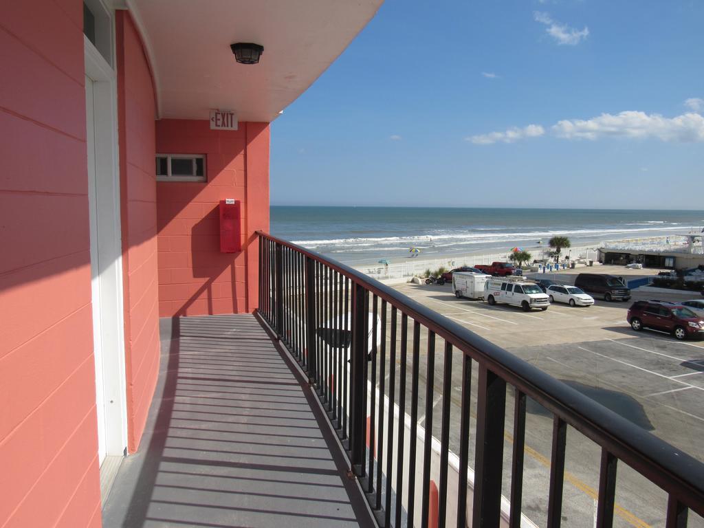 Cove Oceanfront Motel 3*