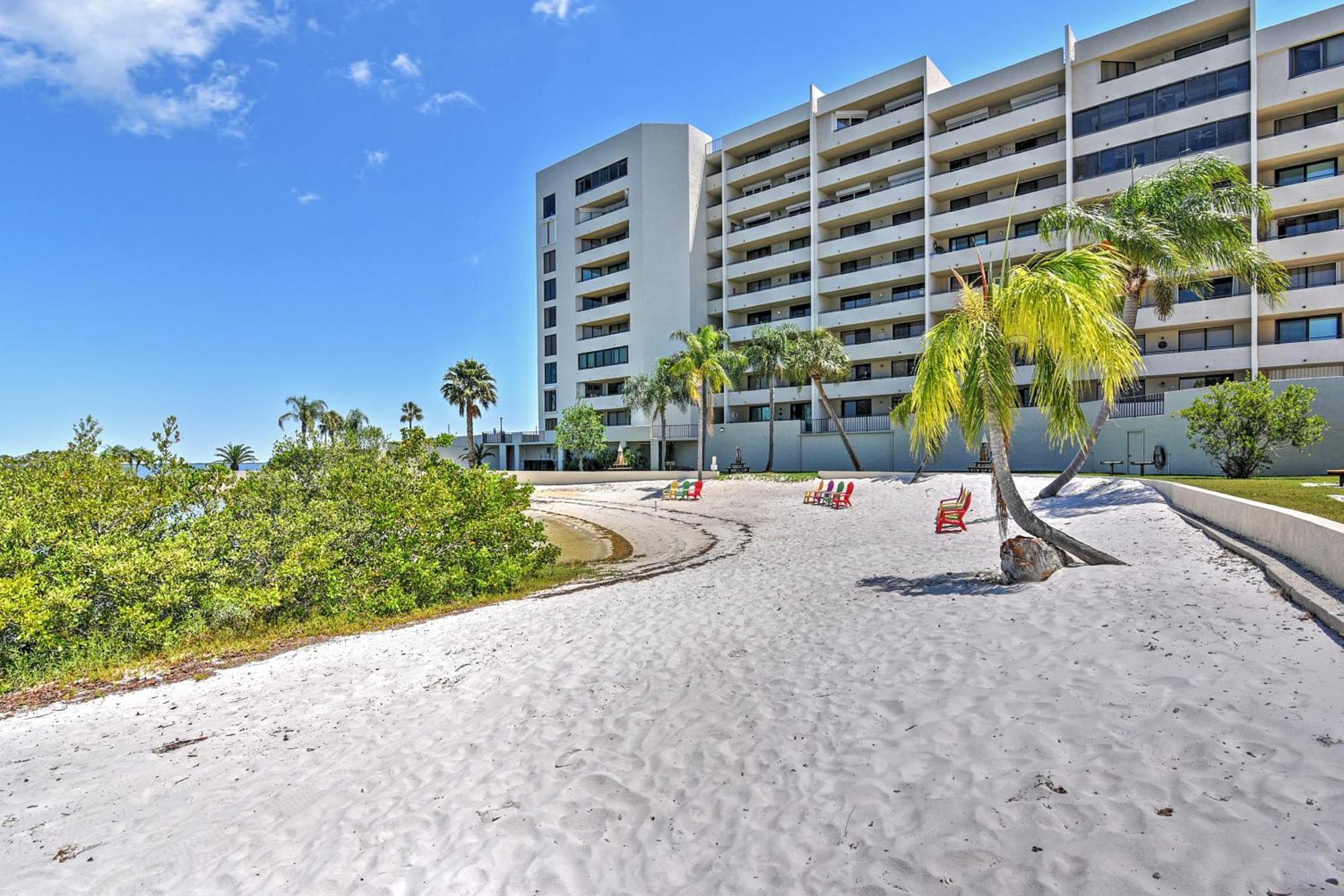 Upscale Gulf Front With Pool * Hudson