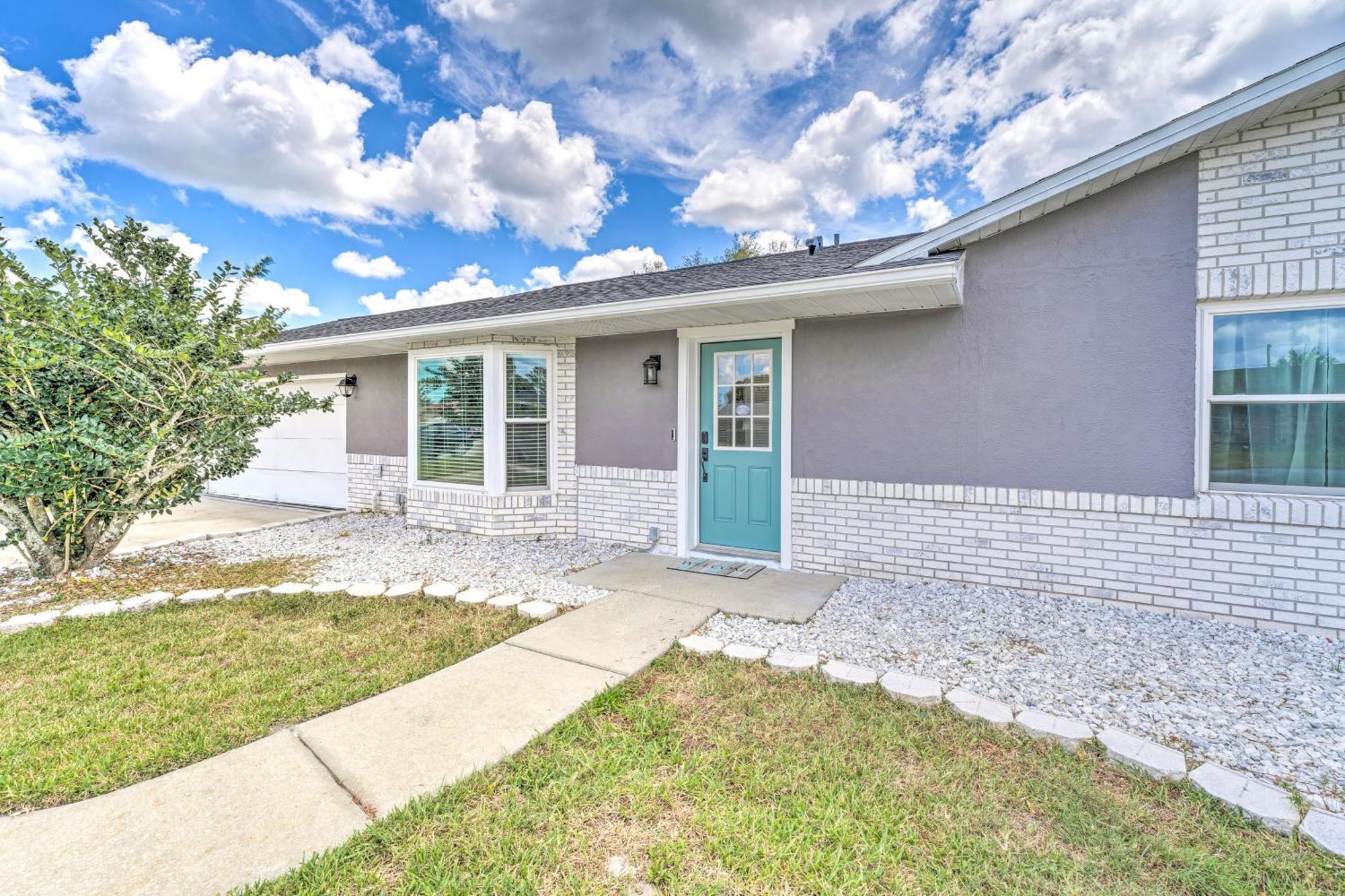 Holiday home With Saltwater Pool And Sunroom!
