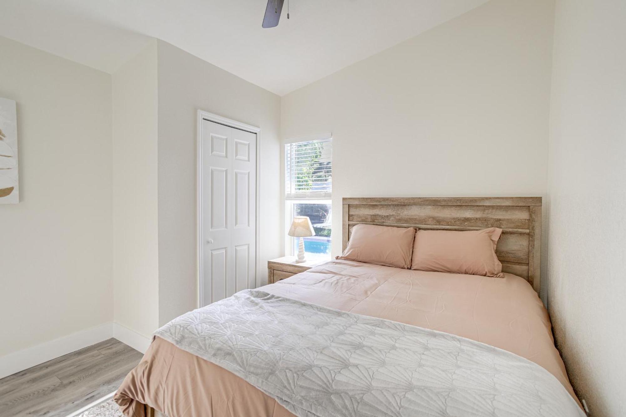 Roomy With Screened Patio And Private Pool! Holiday home *