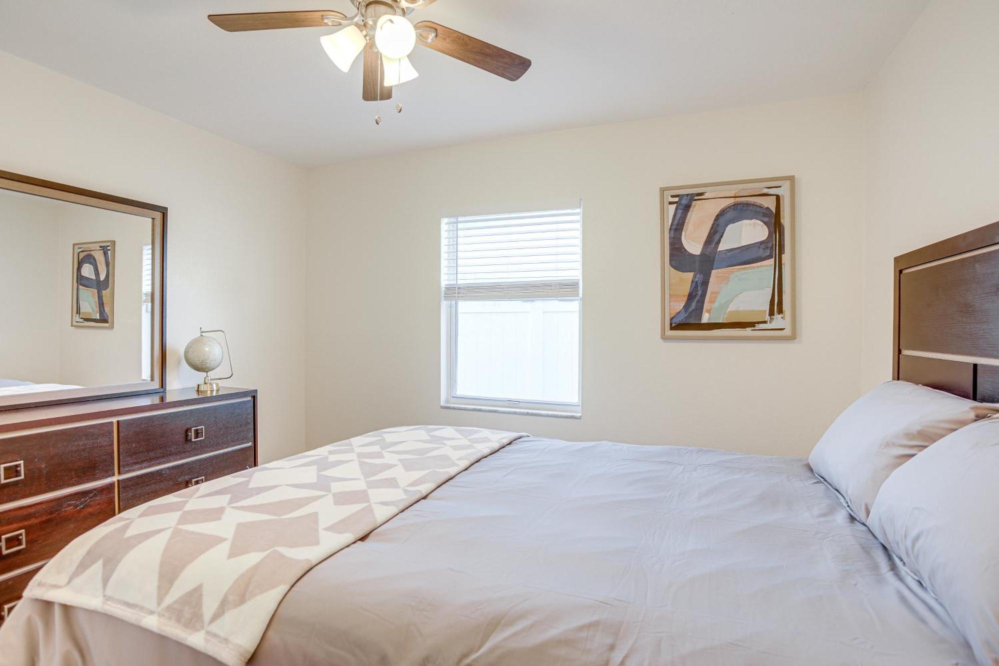 Roomy With Screened Patio And Private Pool! * Largo