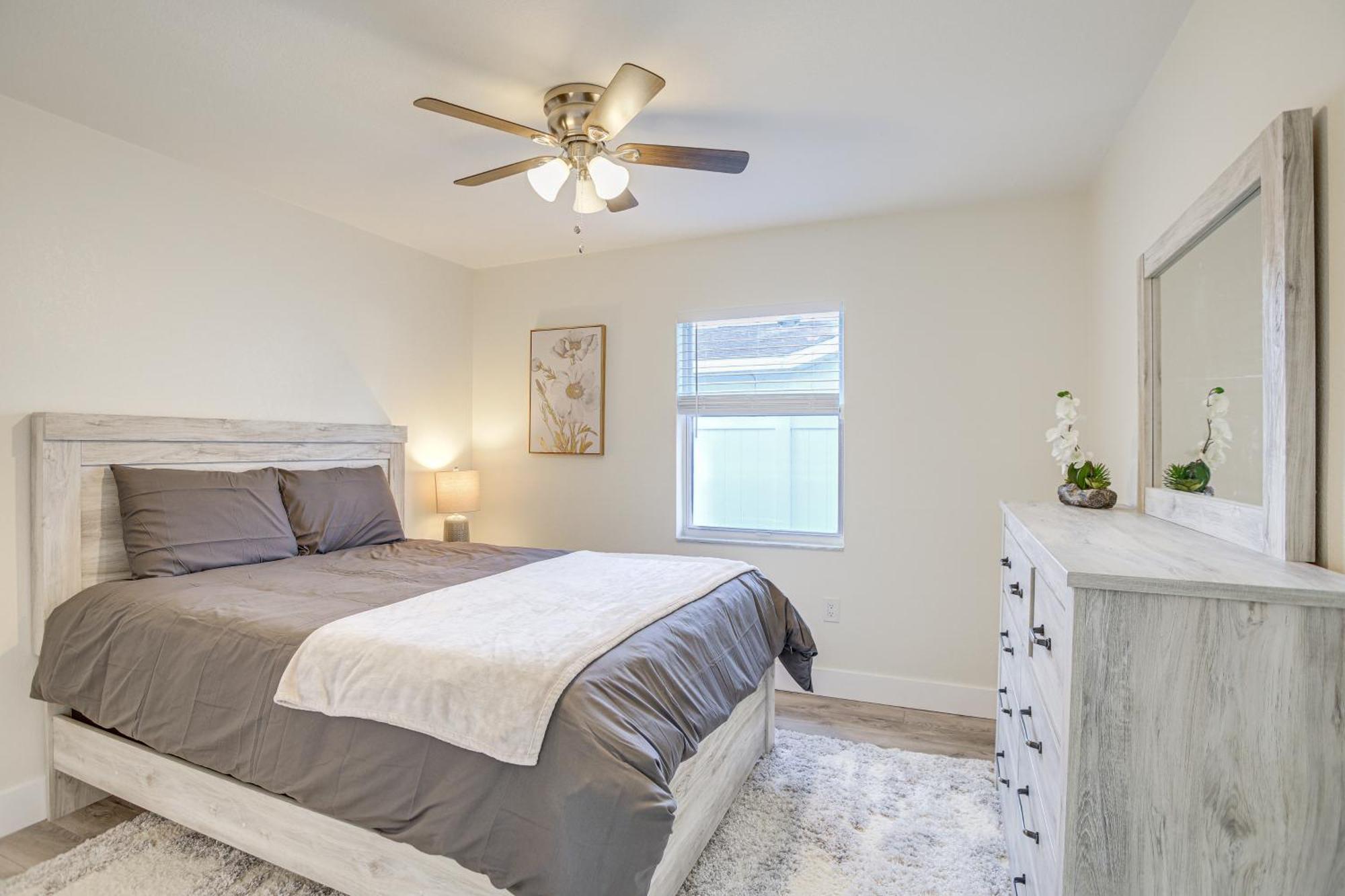 Roomy With Screened Patio And Private Pool! * Largo