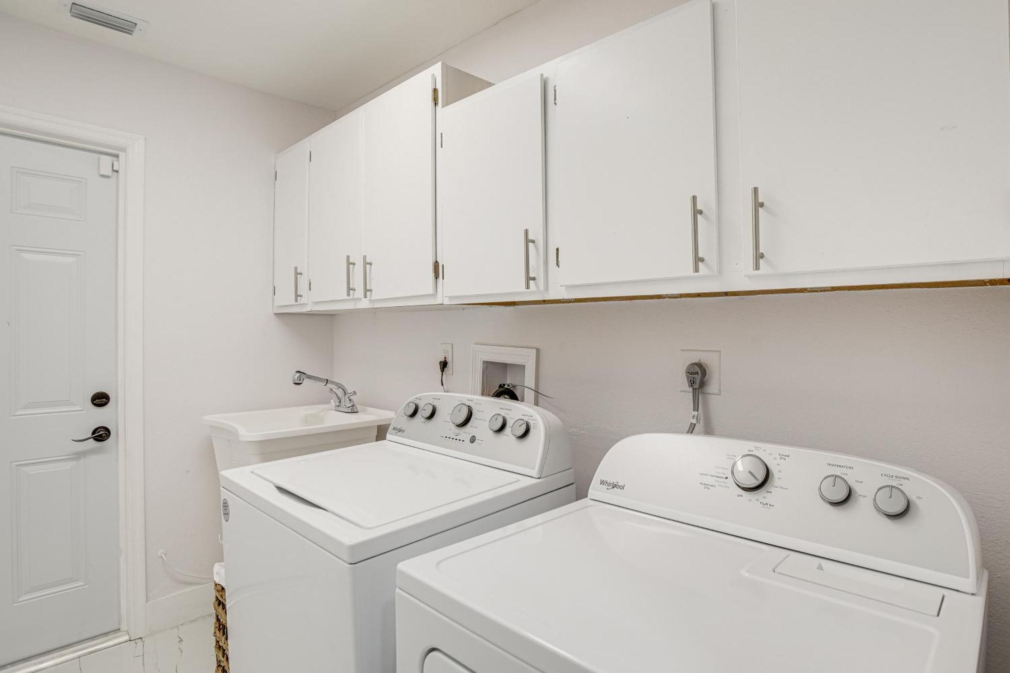 Holiday home Roomy With Screened Patio And Private Pool!