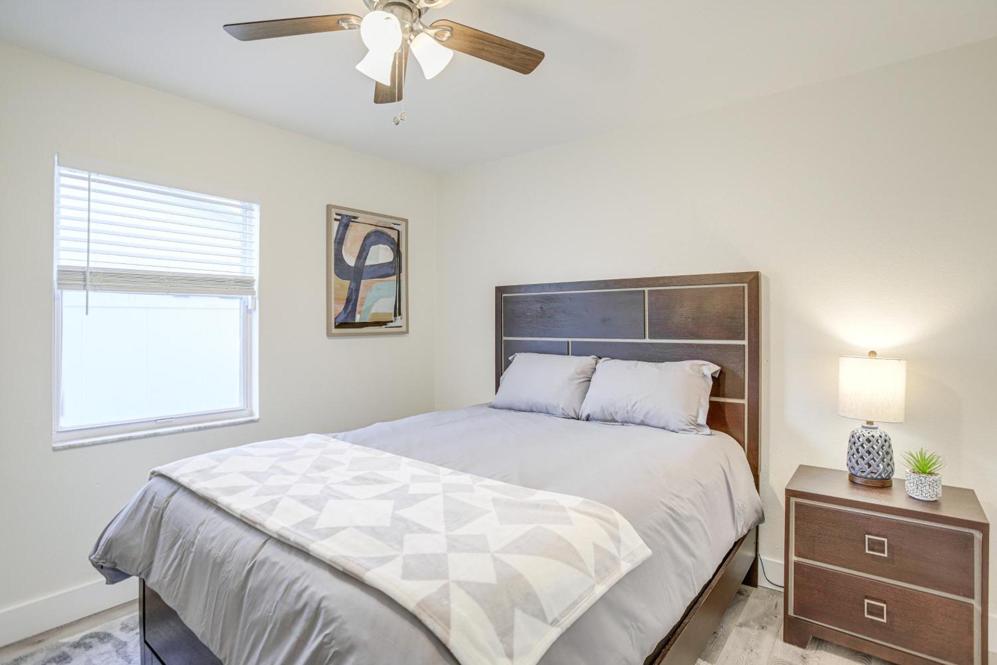 Roomy With Screened Patio And Private Pool! Largo