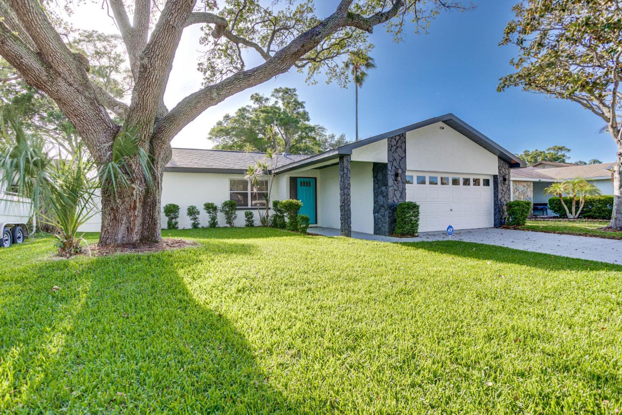 Roomy With Screened Patio And Private Pool! * Largo
