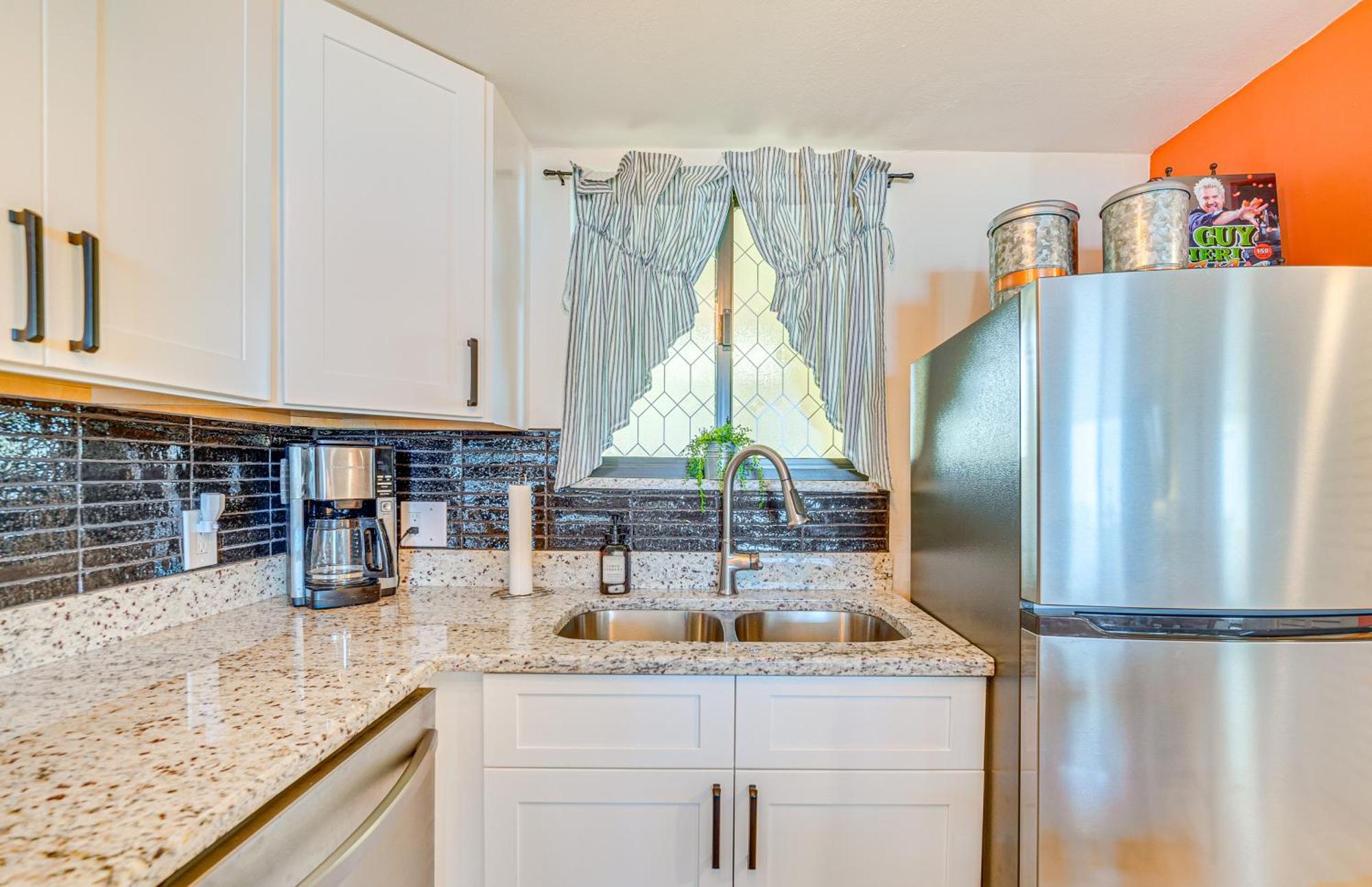 Upscale Gulf Front With Pool Apartment Hudson